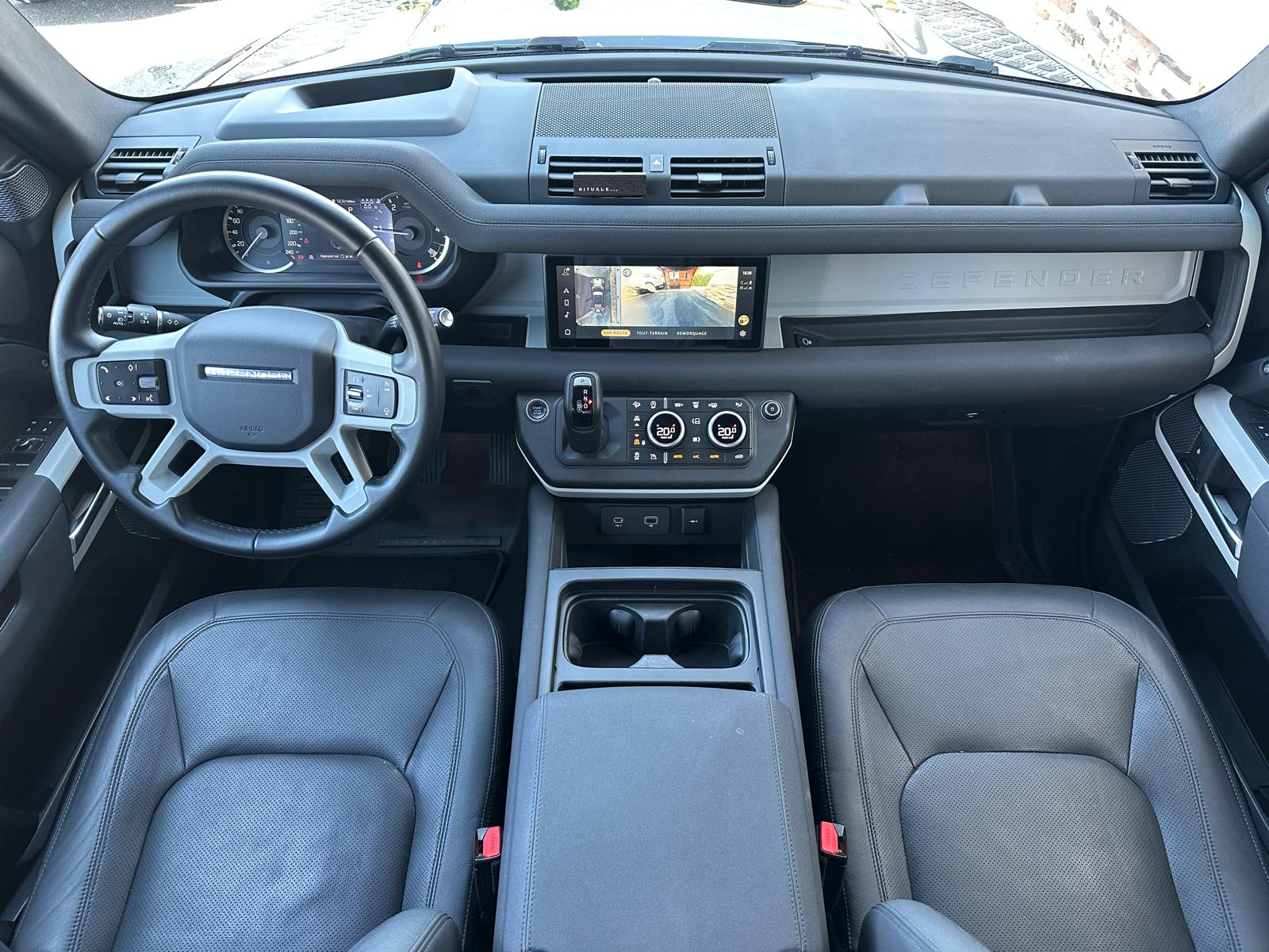 LAND ROVER Defender 110 3.0 D I6 250 SE AWD AT8-image-8