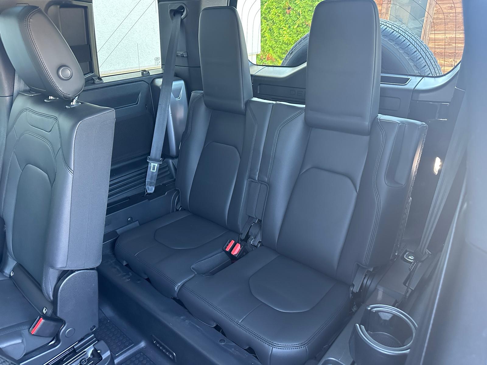 LAND ROVER Defender 110 3.0 D I6 250 SE AWD AT8-image-14