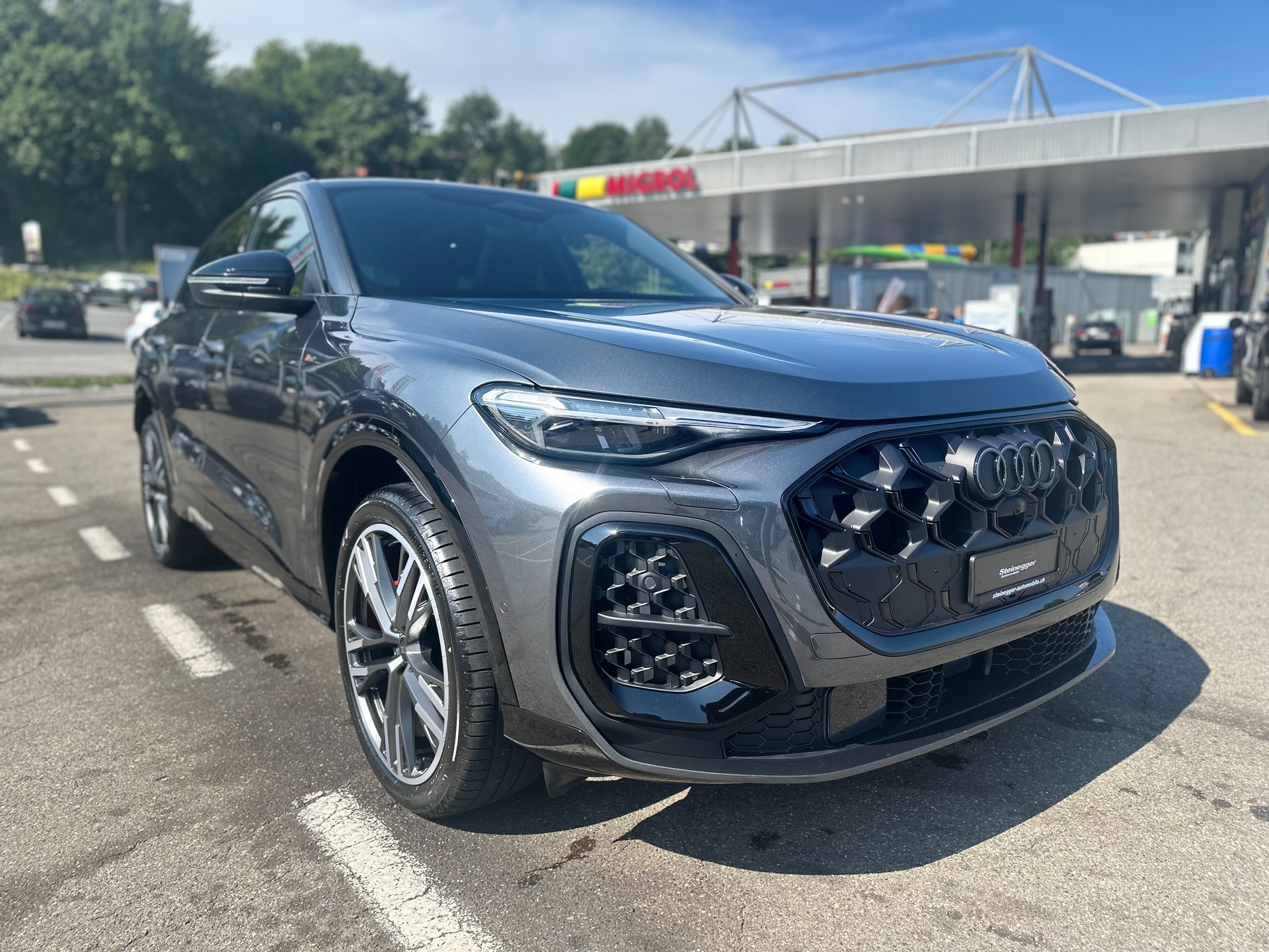 AUDI Q5 TFSI quatto 150 kW S-tronic ° Edition One ° 5 Jahre Werksgarantie °-image-1
