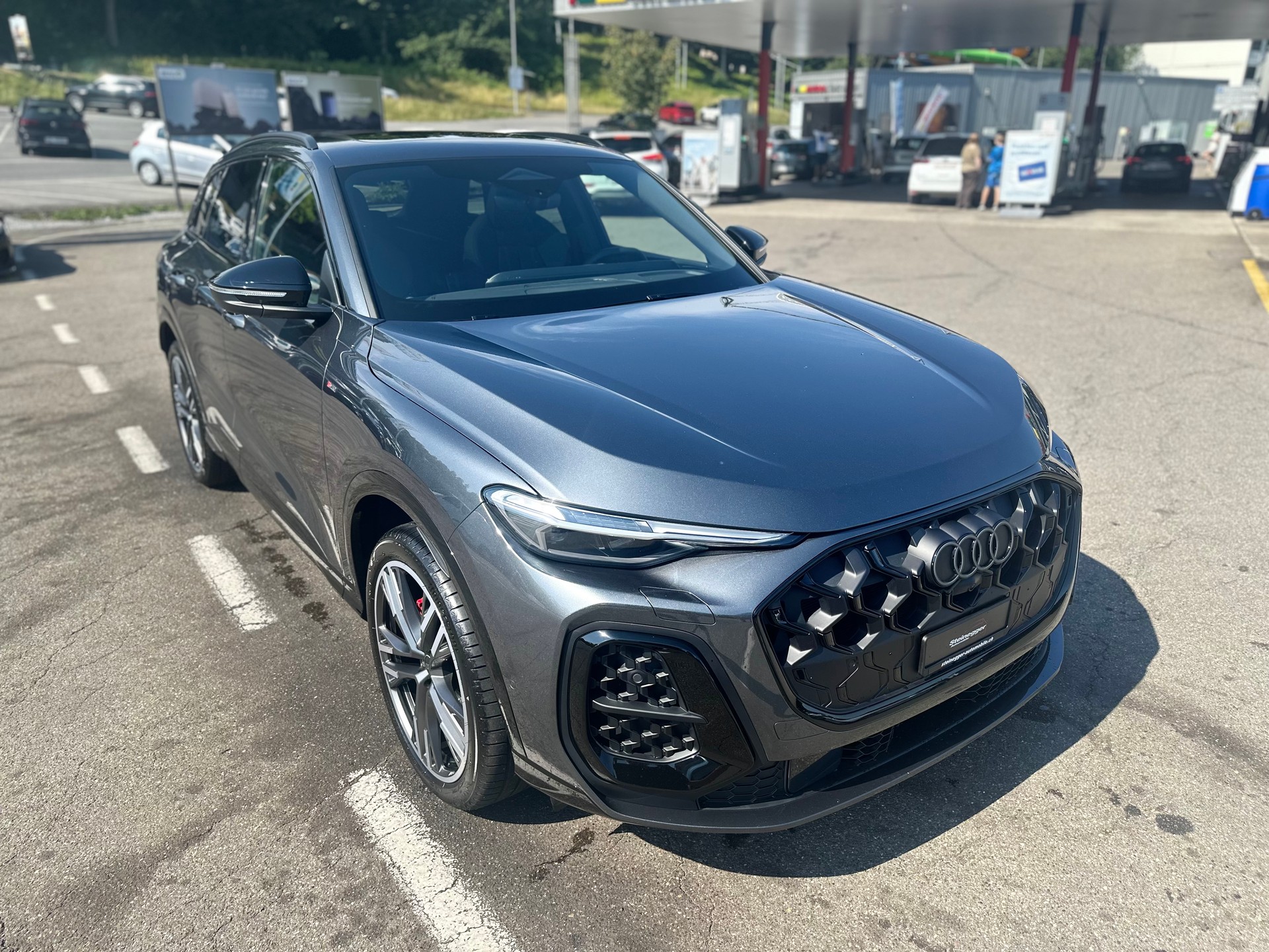AUDI Q5 TFSI quatto 150 kW S-tronic ° Edition One ° 5 Jahre Werksgarantie °-image-0