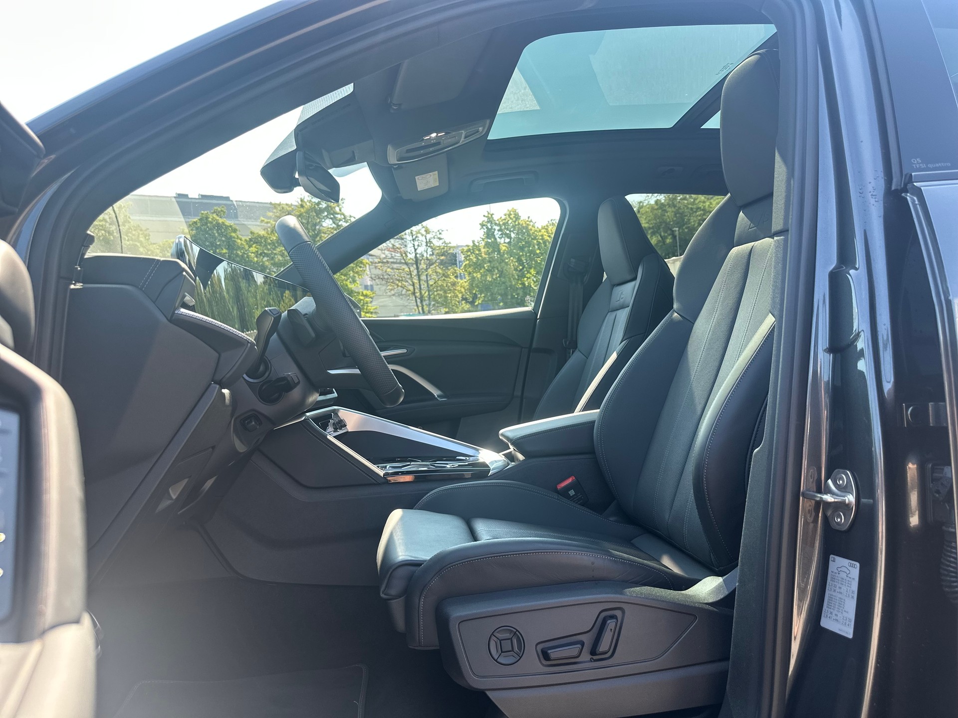 AUDI Q5 TFSI quatto 150 kW S-tronic ° Edition One ° 5 Jahre Werksgarantie °-image-12