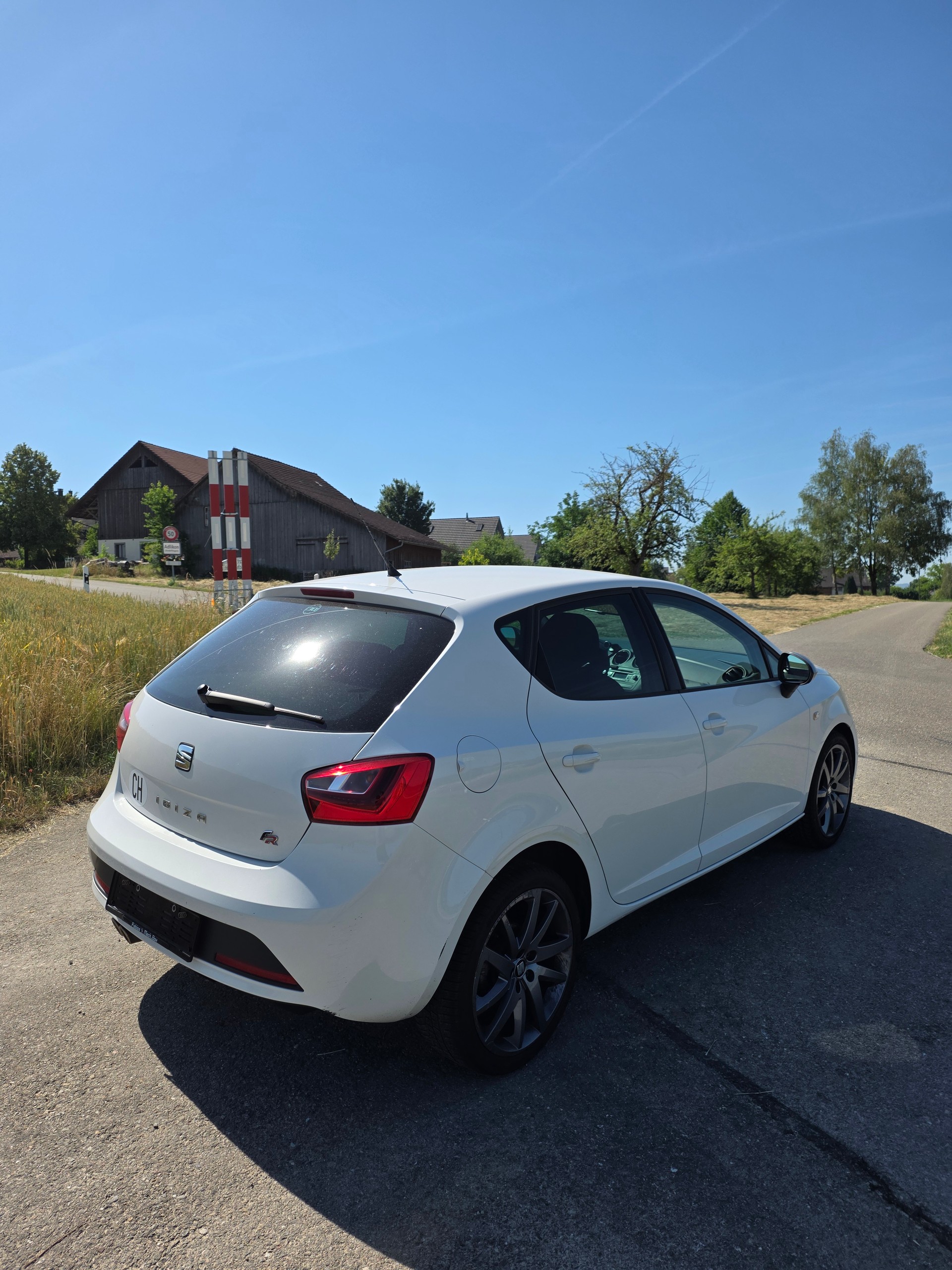 SEAT Ibiza SC 1.6 TDI FR-image-3