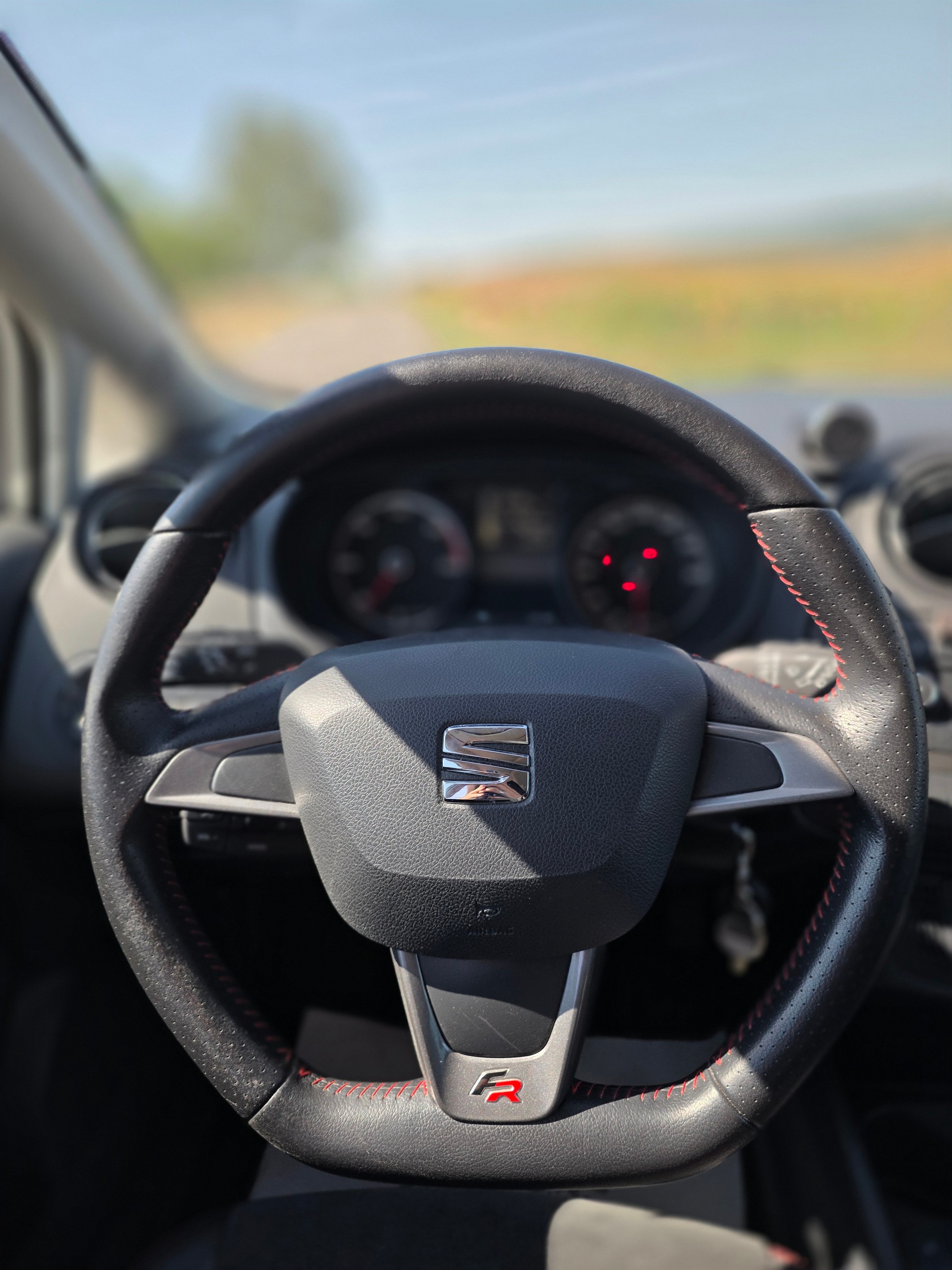 SEAT Ibiza SC 1.6 TDI FR-image-12