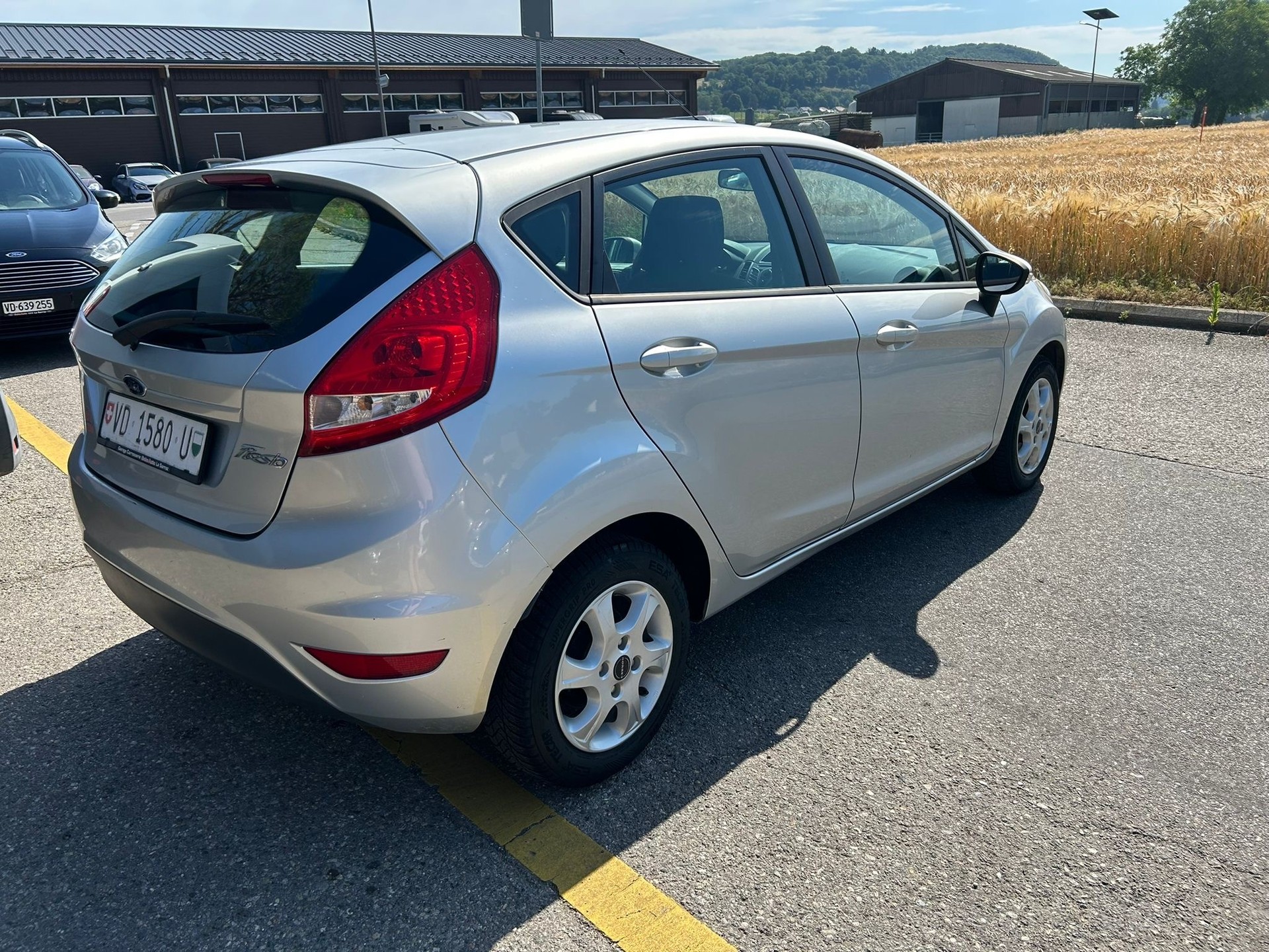 FORD Fiesta 1.4 16V Titanium-image-2