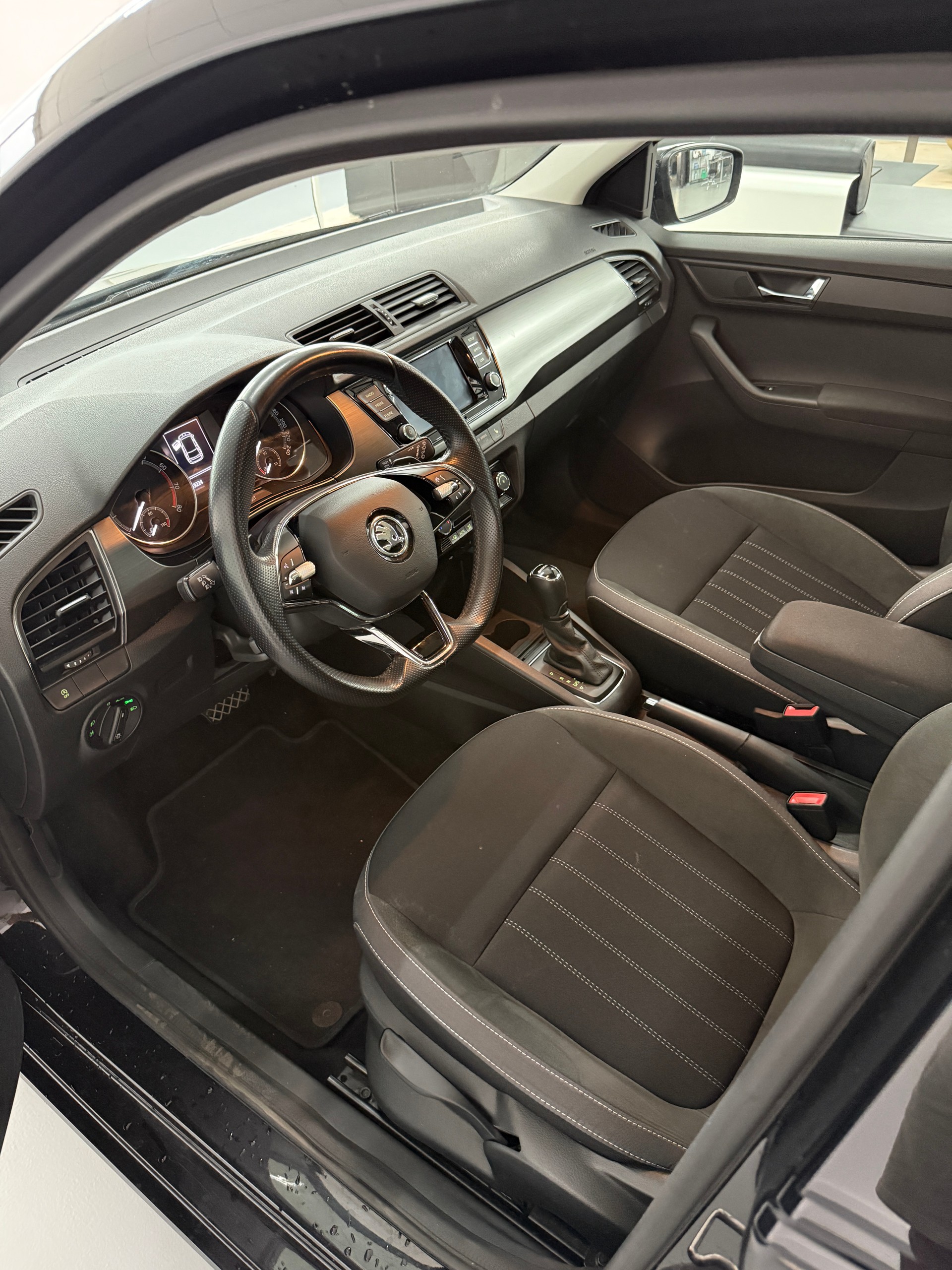 SKODA Fabia Combi 1.0 TSI Style DSG-image-6