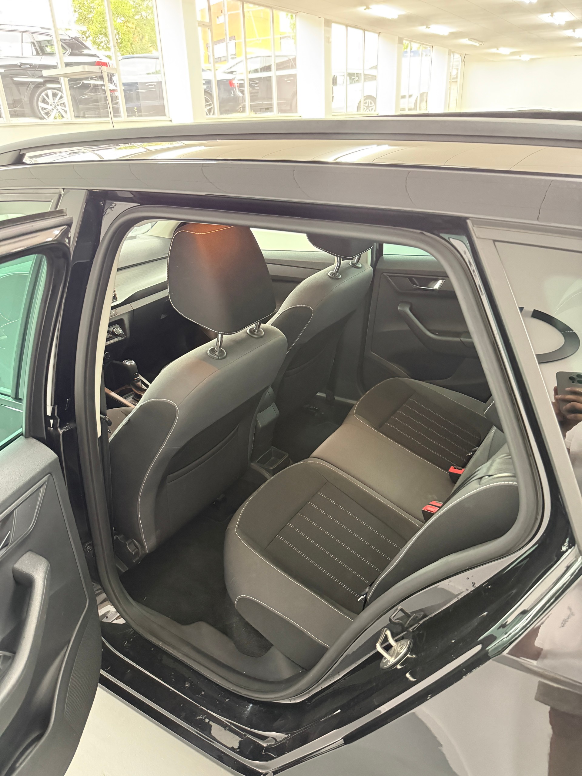 SKODA Fabia Combi 1.0 TSI Style DSG-image-11