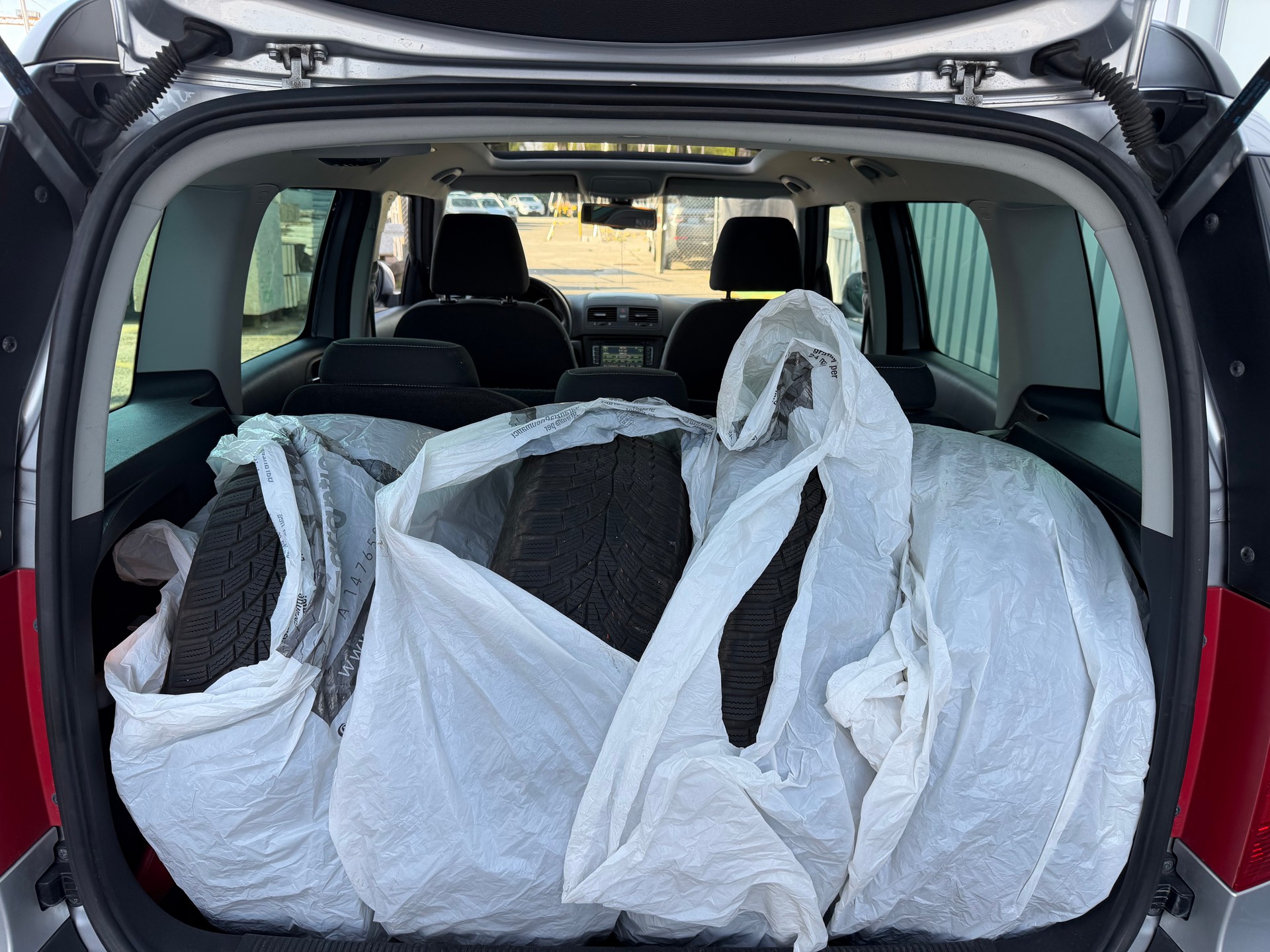 SKODA Yeti 2.0 TDI Adventure 4x4 DSG-image-13