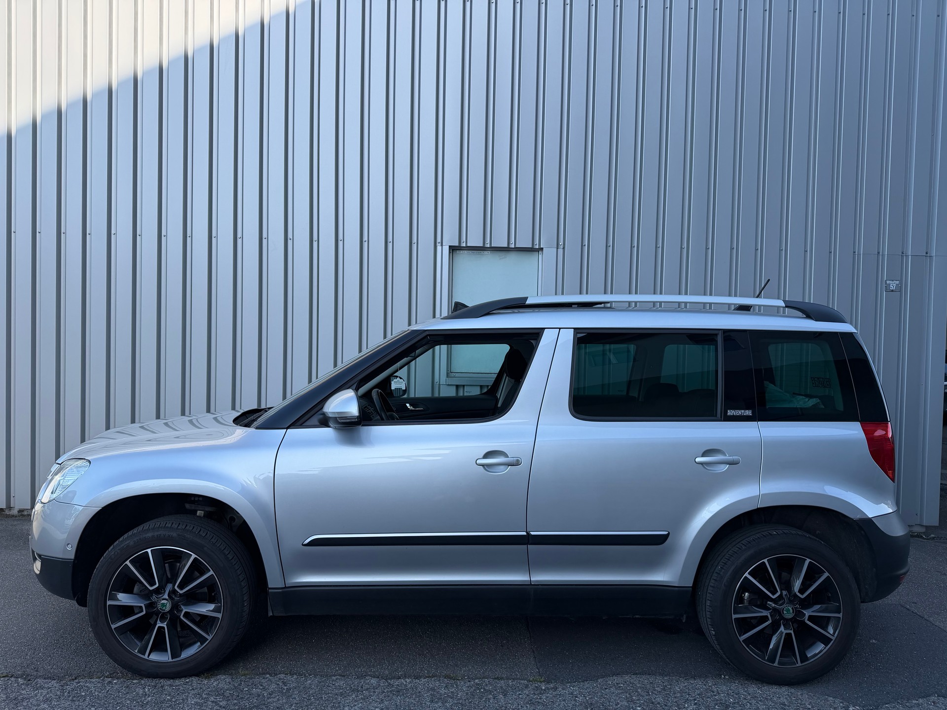 SKODA Yeti 2.0 TDI Adventure 4x4 DSG-image-3