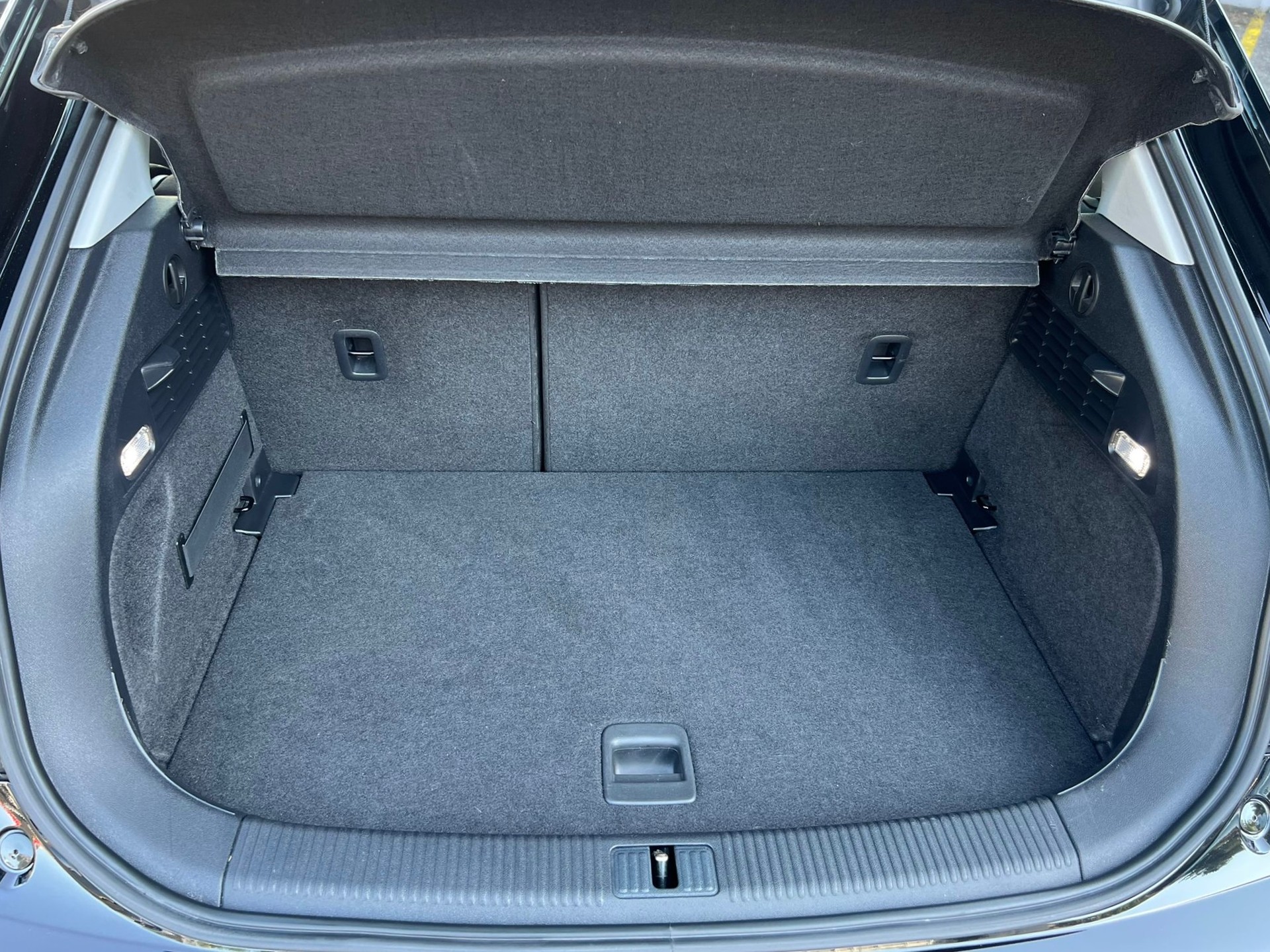 AUDI A1 Sportback 1.4 TFSI Attraction-image-10