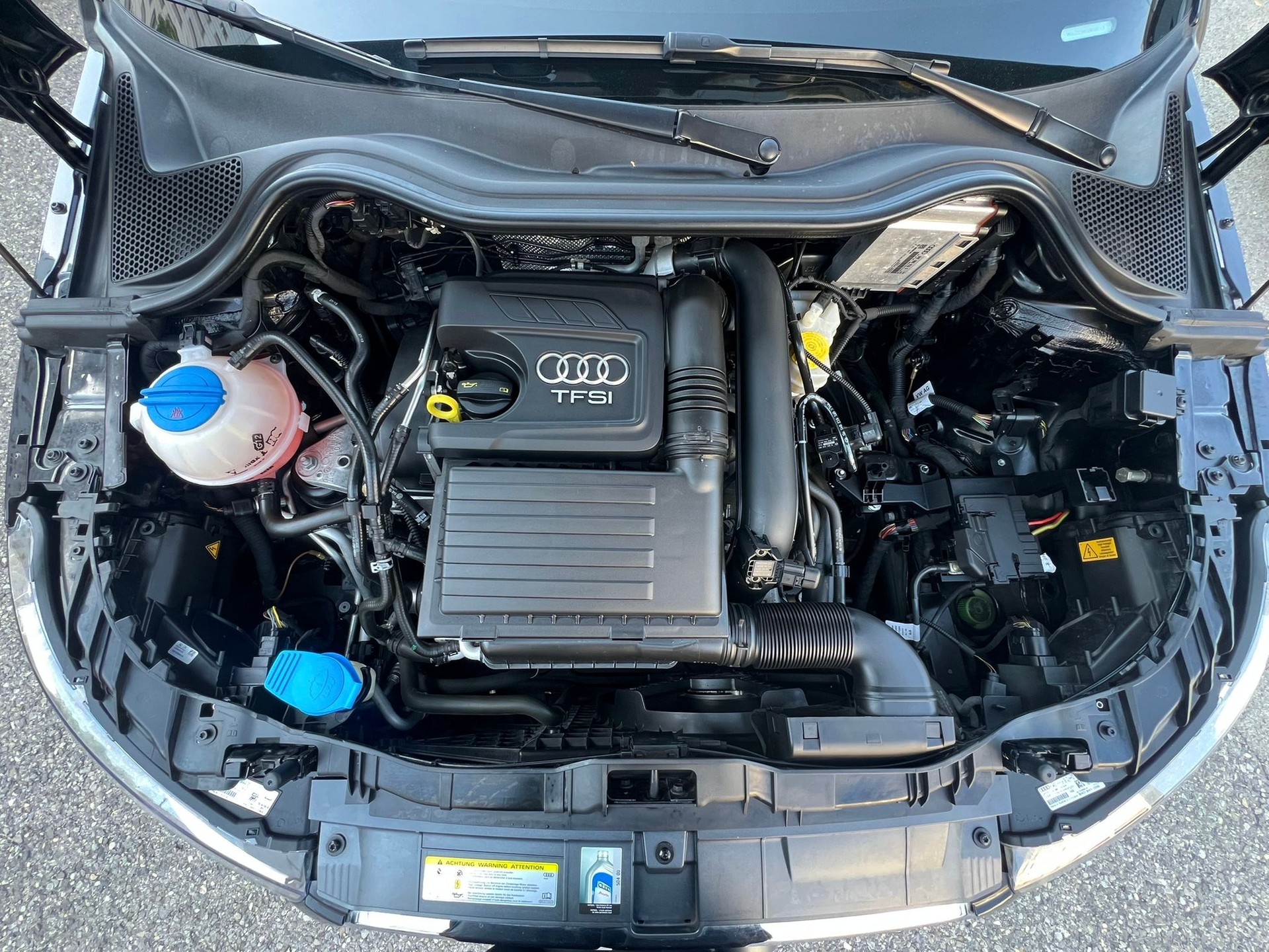 AUDI A1 Sportback 1.4 TFSI Attraction-image-12