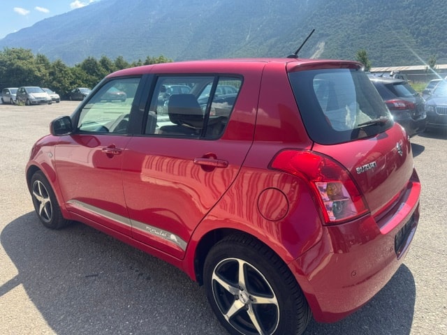 SUZUKI Swift 1.3i 16V GL Top Piz Sulai LE 4x4-image-10
