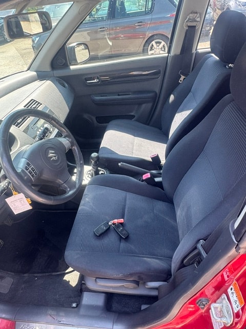 SUZUKI Swift 1.3i 16V GL Top Piz Sulai LE 4x4-image-6