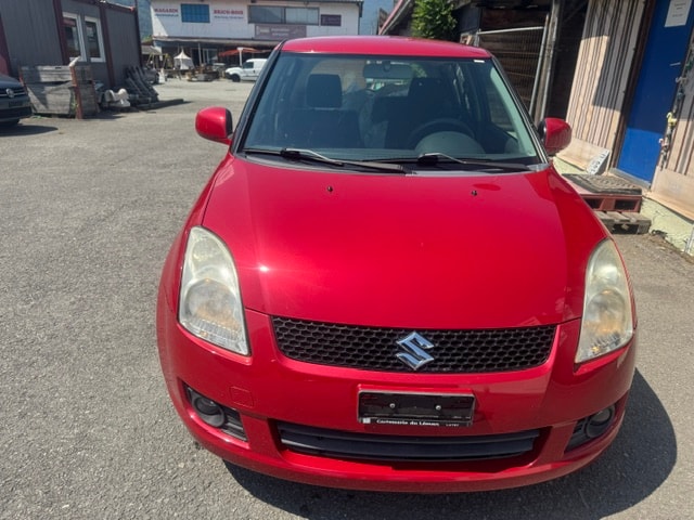 SUZUKI Swift 1.3i 16V GL Top Piz Sulai LE 4x4-image-1
