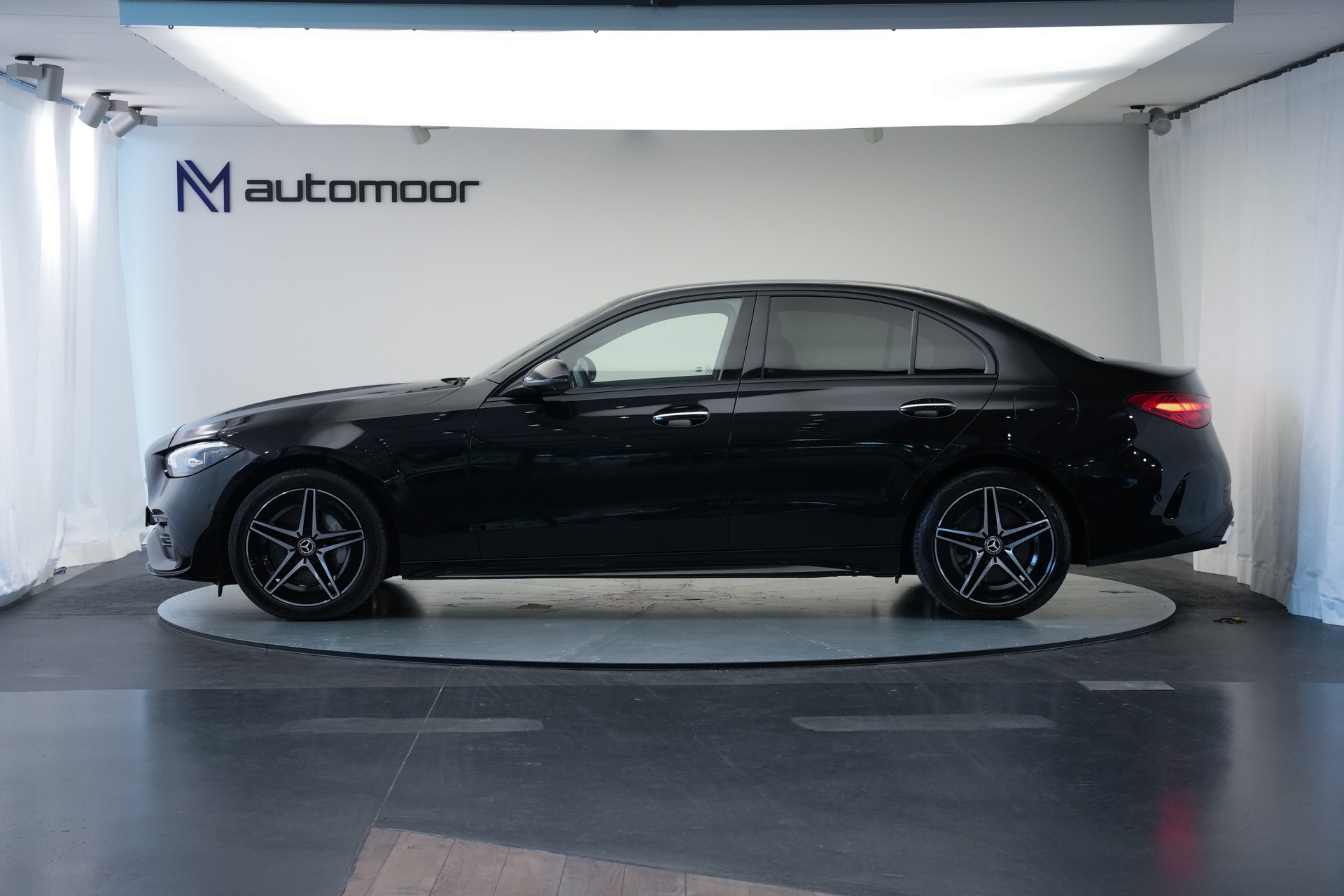 MERCEDES-BENZ C 300e 4Matic AMG Line *CH-Fahrzeug*-image-8