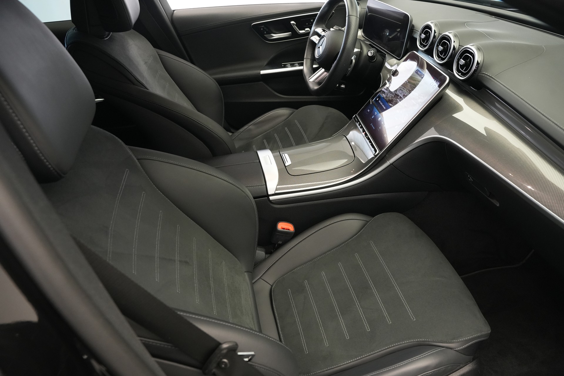MERCEDES-BENZ C 300e 4Matic AMG Line *CH-Fahrzeug*-image-15