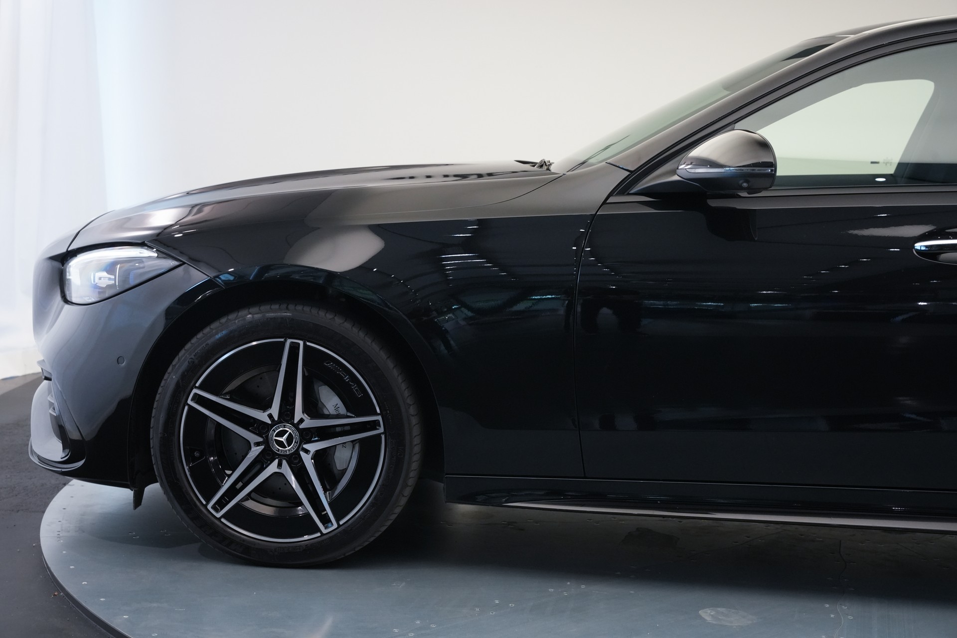 MERCEDES-BENZ C 300e 4Matic AMG Line *CH-Fahrzeug*-image-39