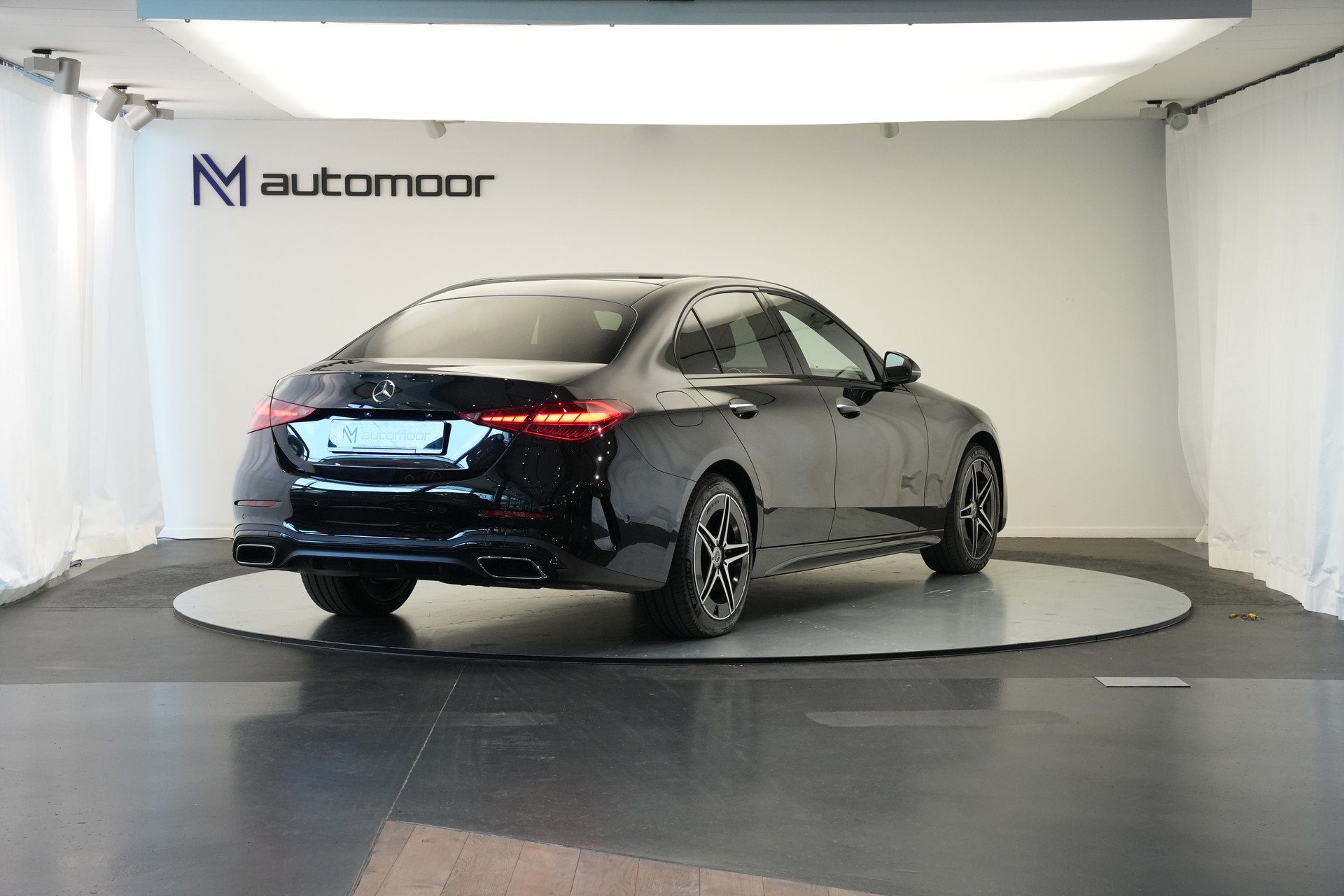 MERCEDES-BENZ C 300e 4Matic AMG Line *CH-Fahrzeug*-image-4