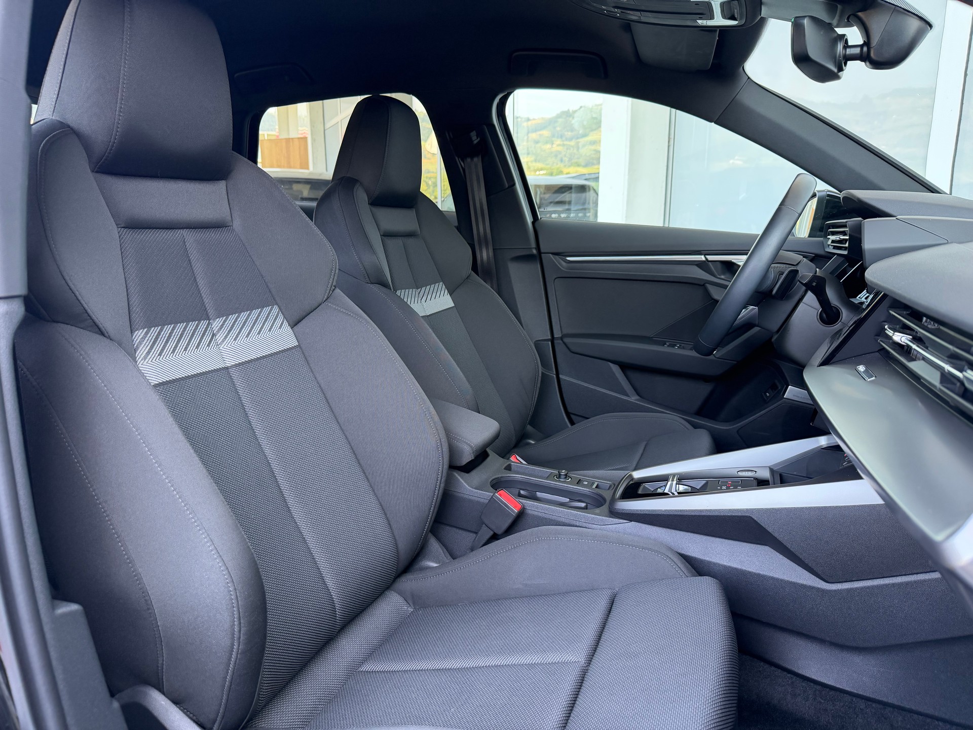 AUDI A3 Sportback 35 TFSI S line Attraction S-tronic-image-3