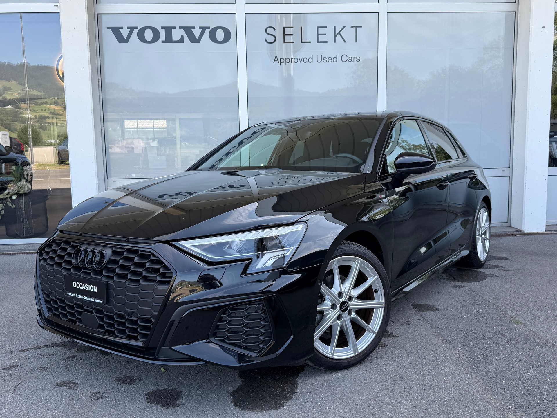 AUDI A3 Sportback 35 TFSI S line Attraction S-tronic-image-0