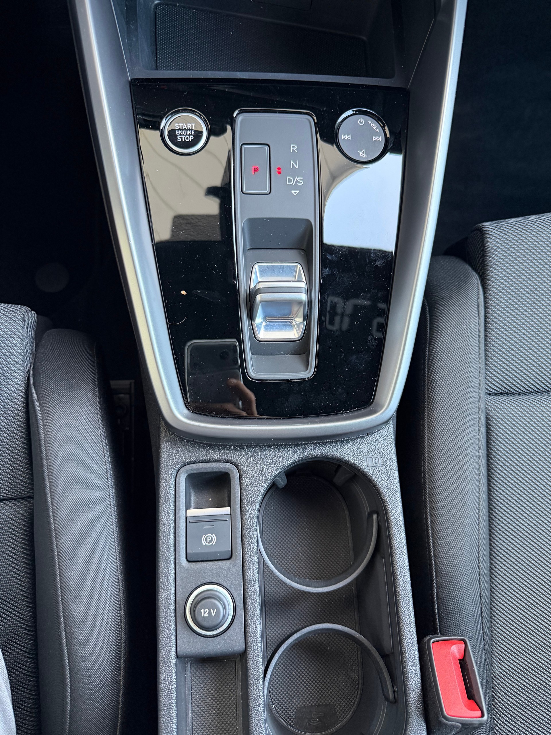 AUDI A3 Sportback 35 TFSI S line Attraction S-tronic-image-13