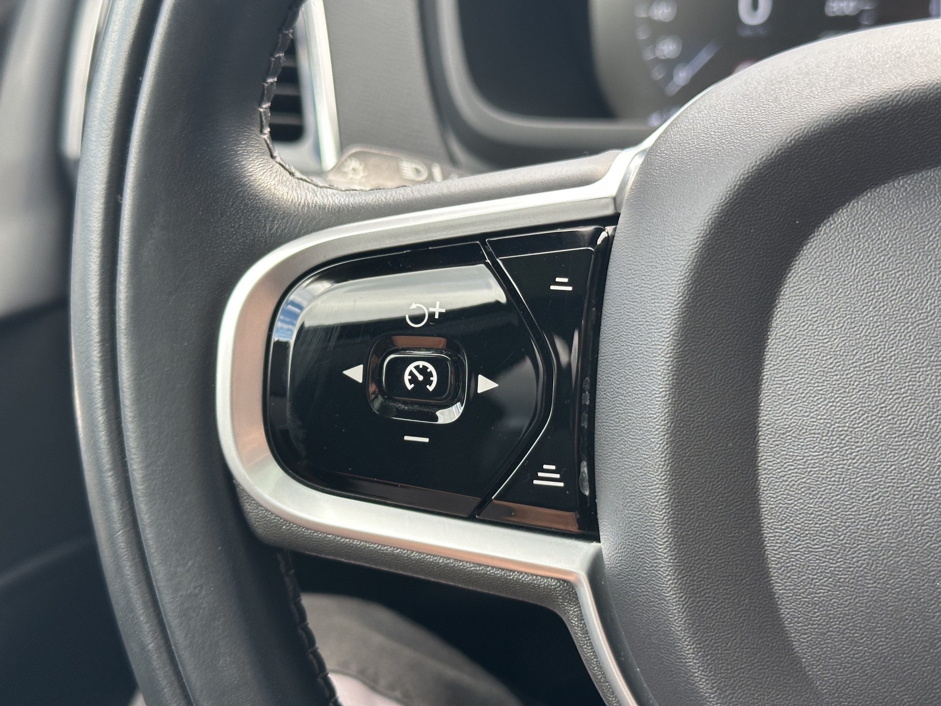 VOLVO XC90 2.0 T8 TE R-Design 7P. eAWD-image-18