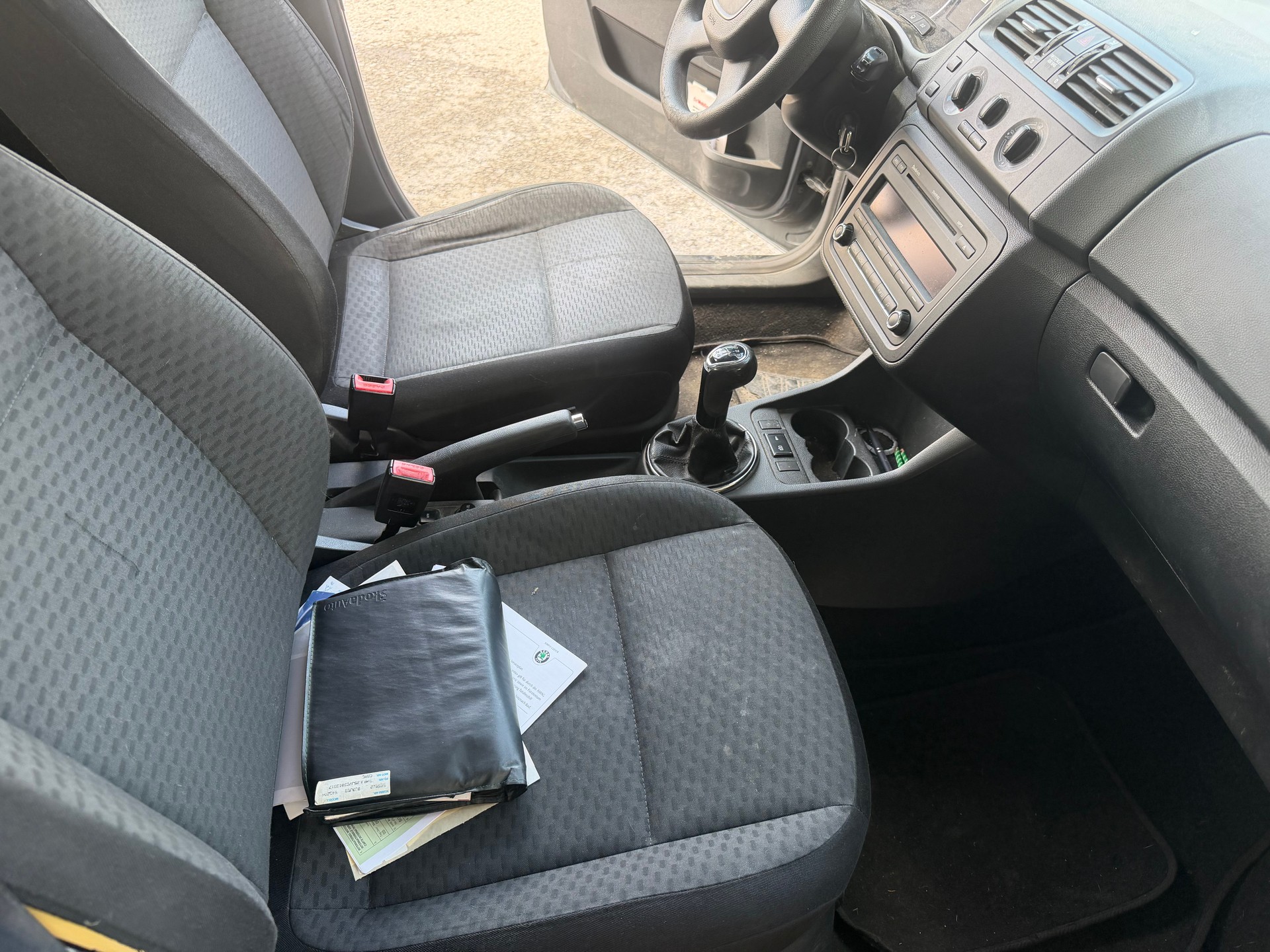 SKODA Fabia 1.6 TDI Ambiente-image-9