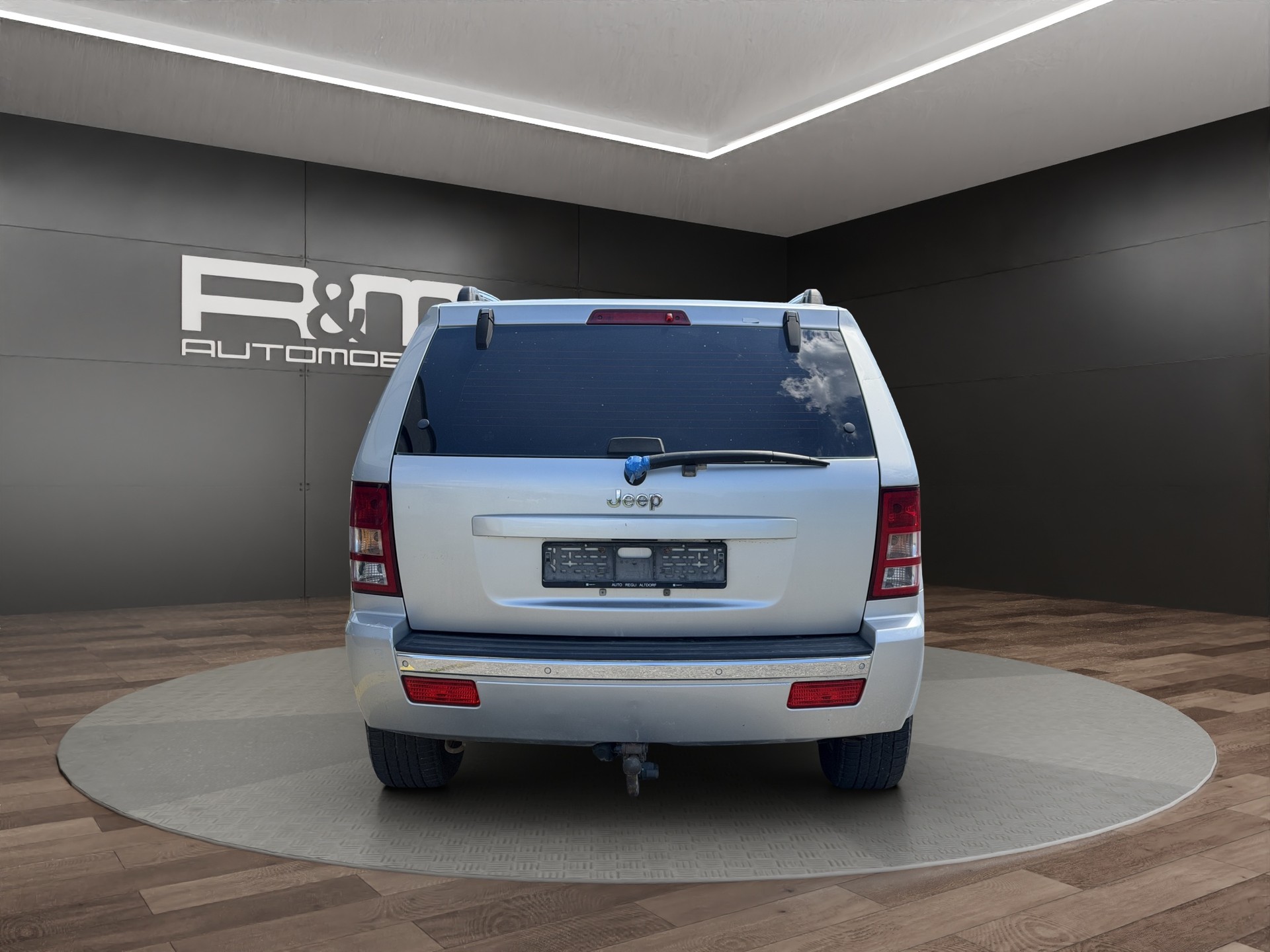 JEEP Grand Cherokee 3.0 CRD Laredo Automatic-image-4