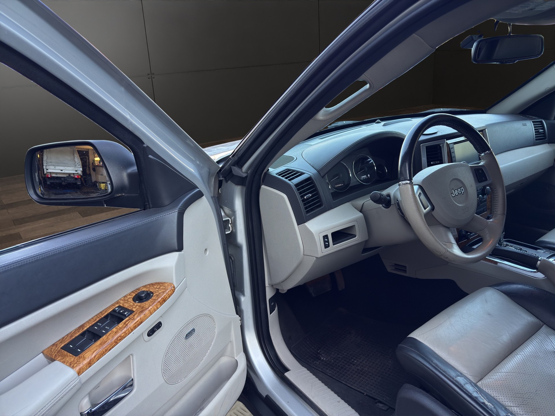 JEEP Grand Cherokee 3.0 CRD Laredo Automatic-image-7