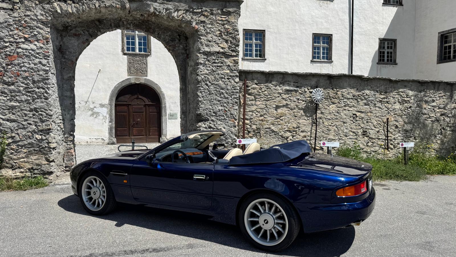 ASTON MARTIN DB7 Volante-image-3
