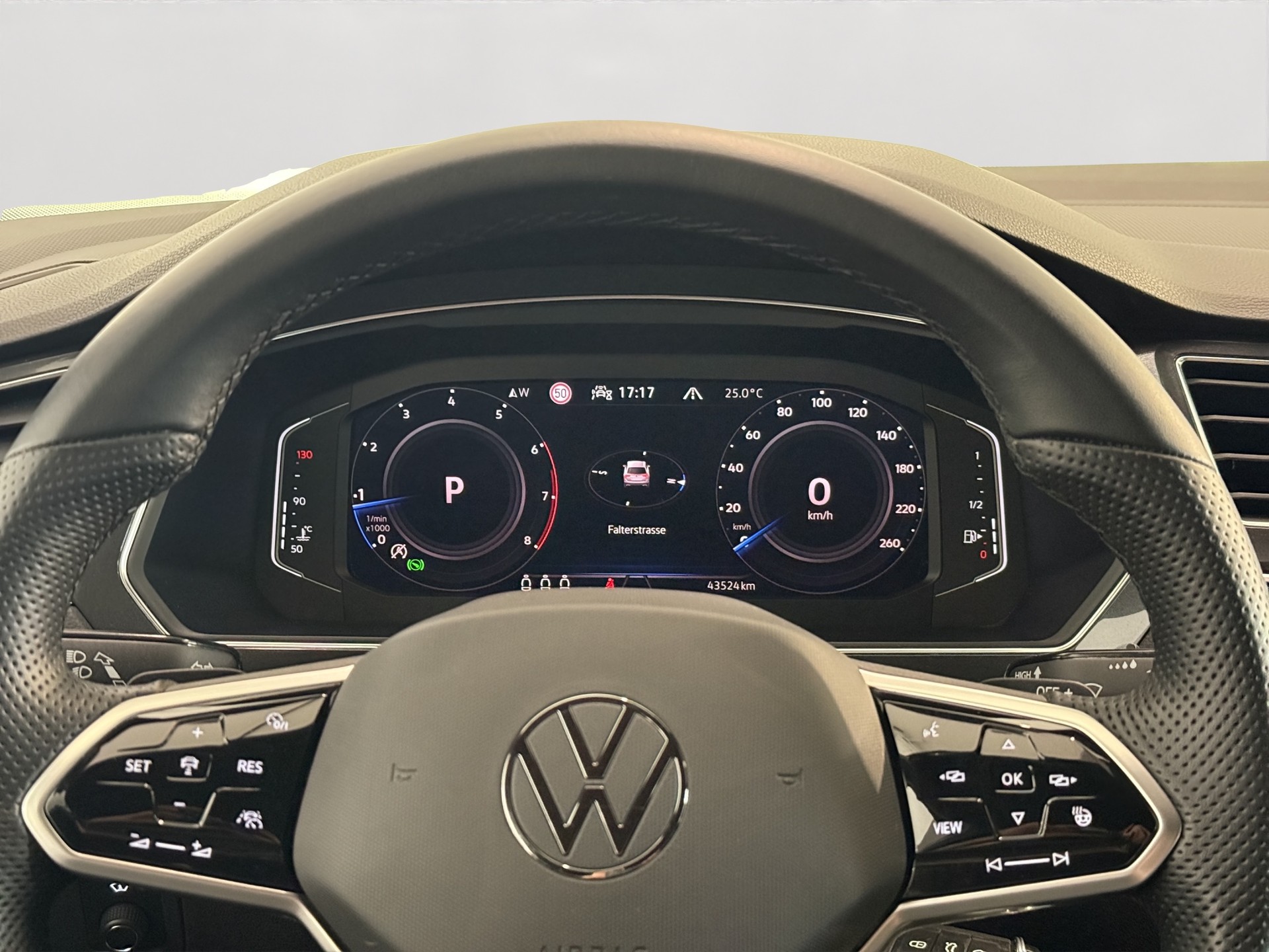 VW Tiguan Allspace 2.0TSI R-Line 4Motion DSG-image-10