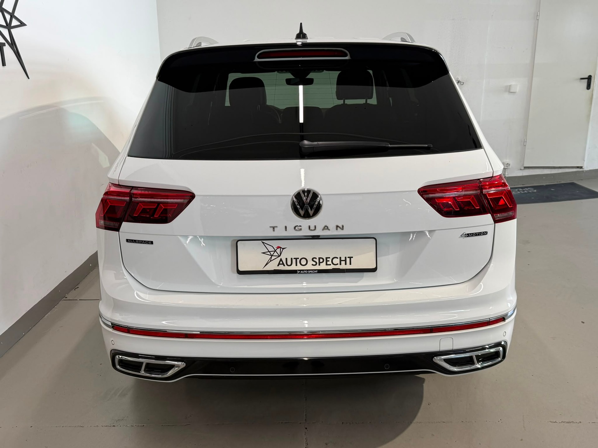 VW Tiguan Allspace 2.0TSI R-Line 4Motion DSG-image-4