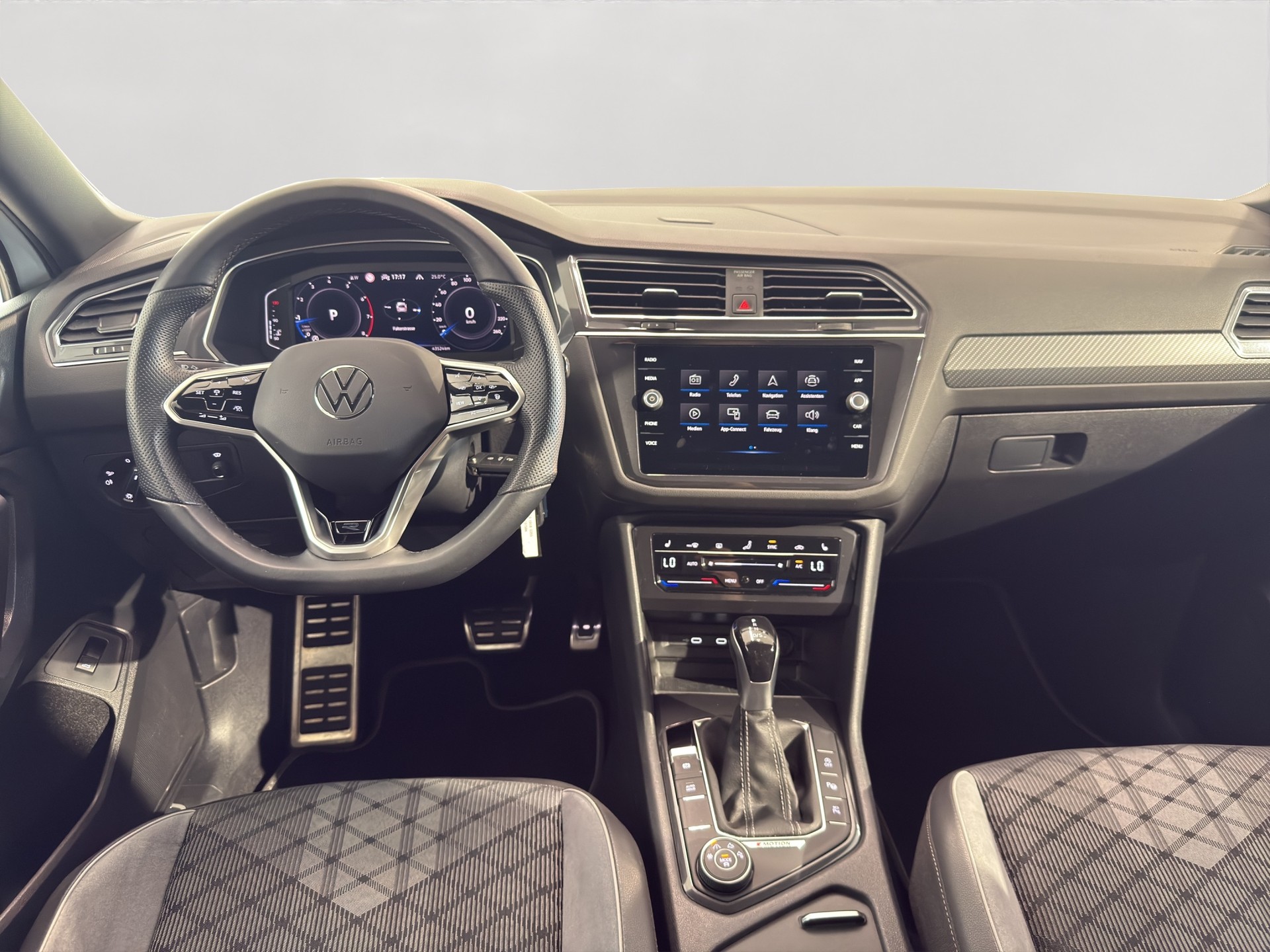 VW Tiguan Allspace 2.0TSI R-Line 4Motion DSG-image-6
