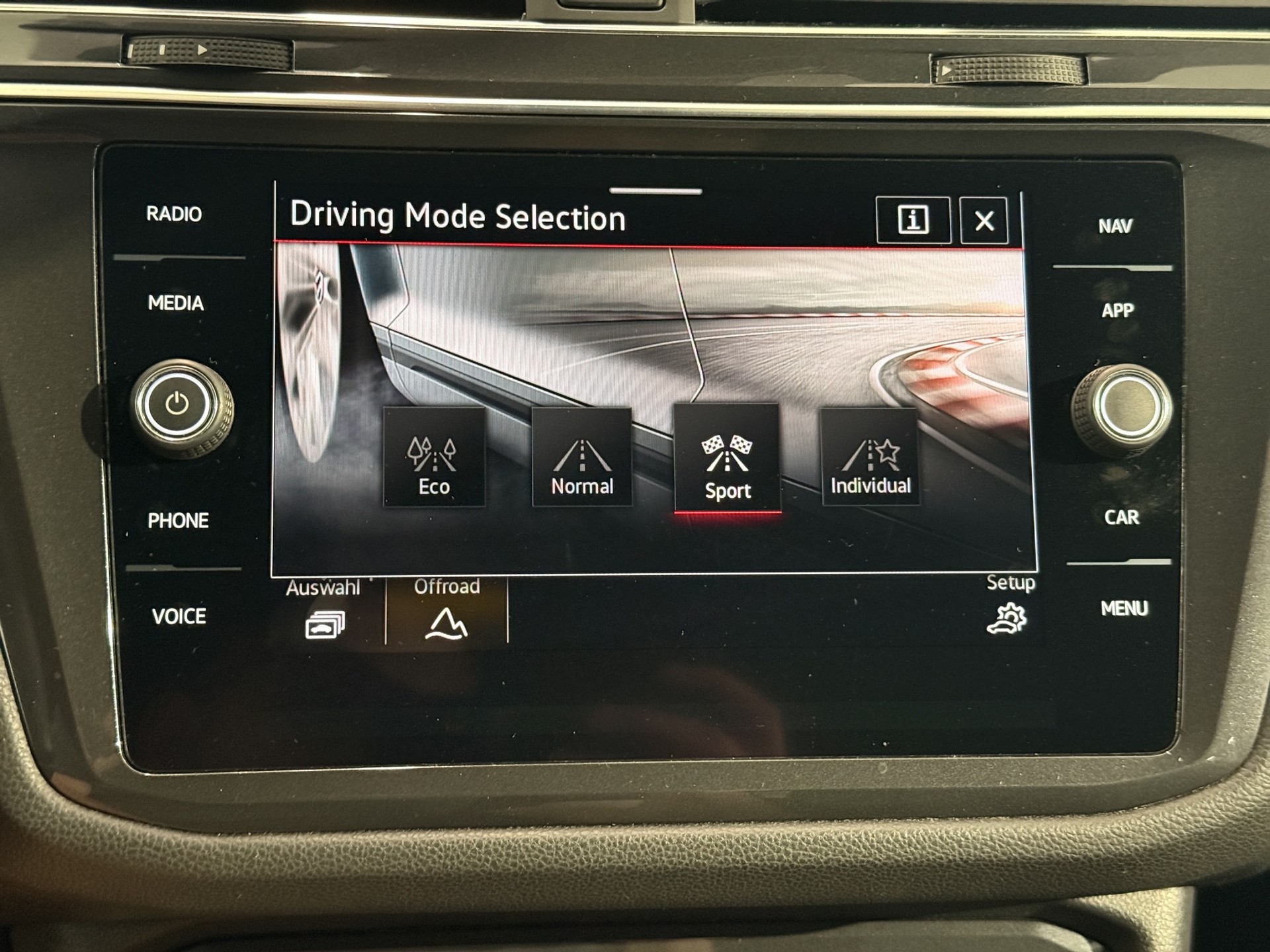 VW Tiguan Allspace 2.0TSI R-Line 4Motion DSG-image-22