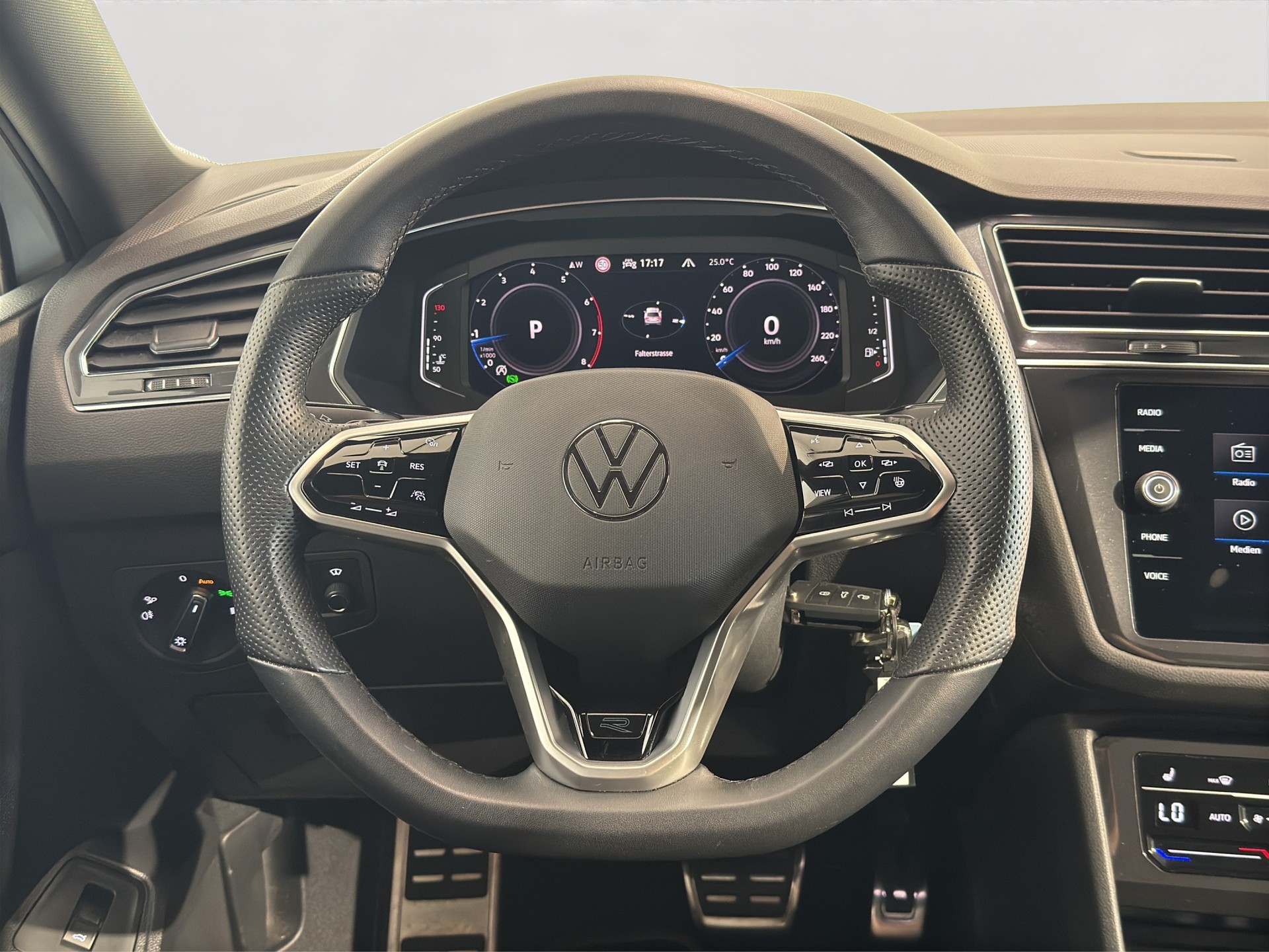 VW Tiguan Allspace 2.0TSI R-Line 4Motion DSG-image-9