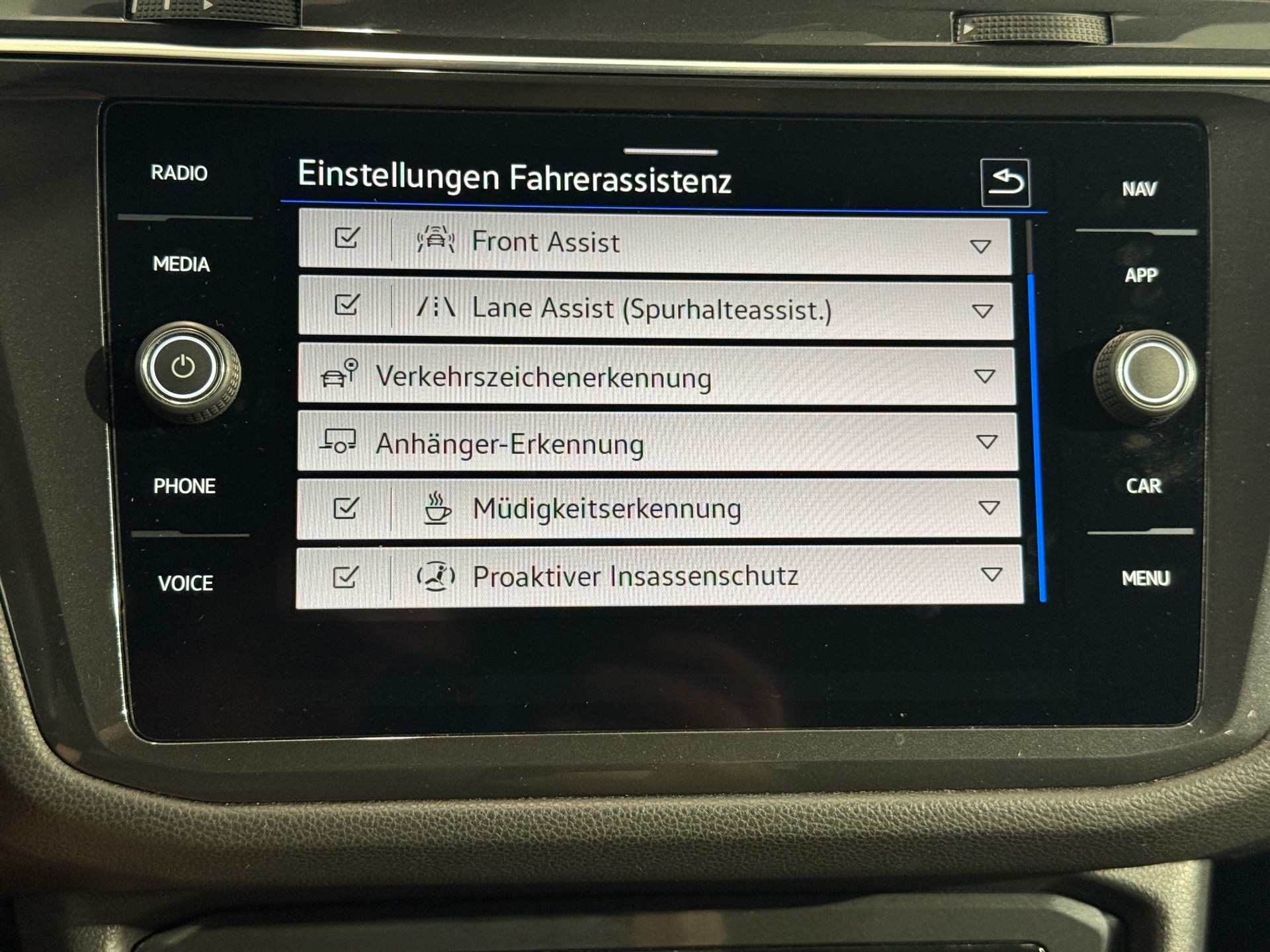 VW Tiguan Allspace 2.0TSI R-Line 4Motion DSG-image-26