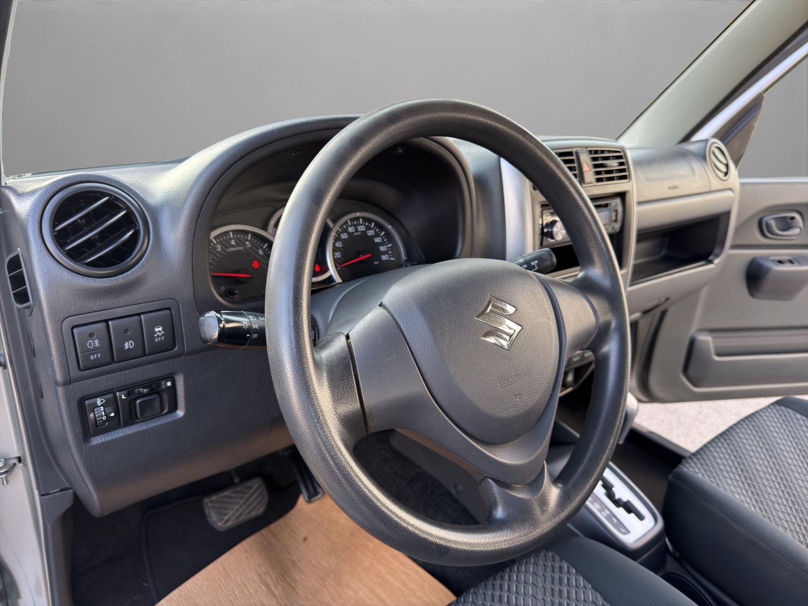 SUZUKI Jimny 1.3 16V Compact Top Automatic-image-9