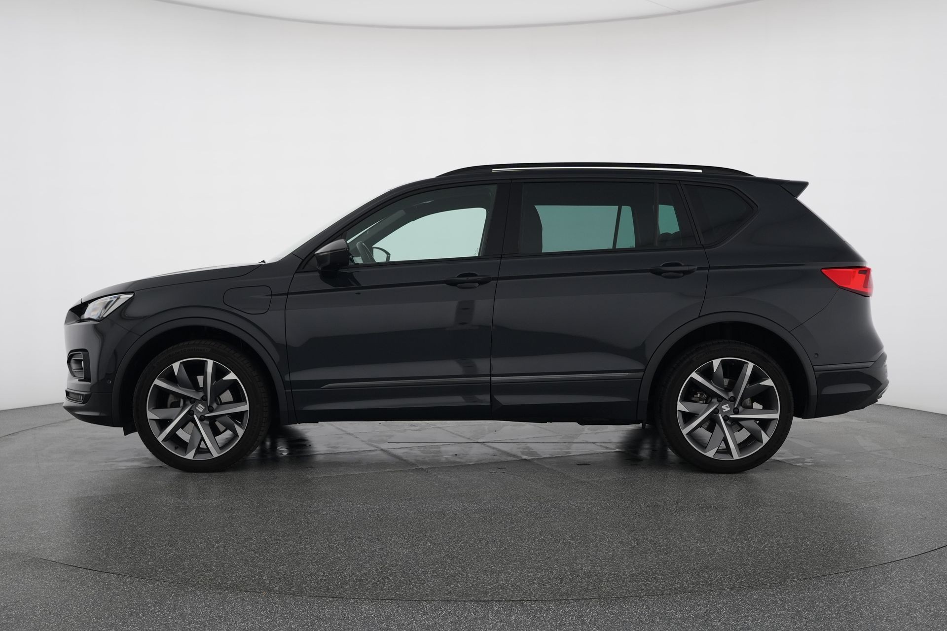 SEAT Tarraco 1.4 e-HYBRID DSG Move FR *CH-Auto, 4 J. Garantie*-image-2