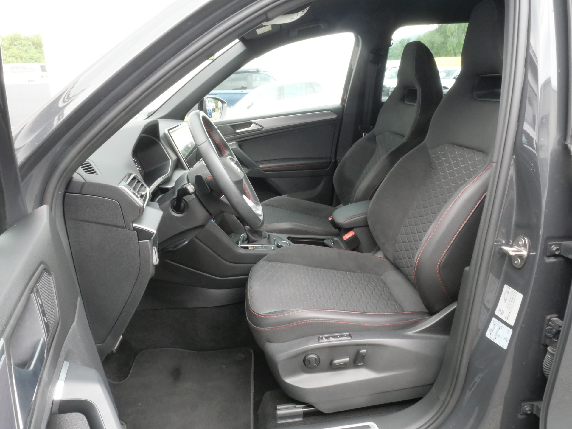 SEAT Tarraco 1.4 e-HYBRID DSG Move FR *CH-Auto, 4 J. Garantie*-image-11