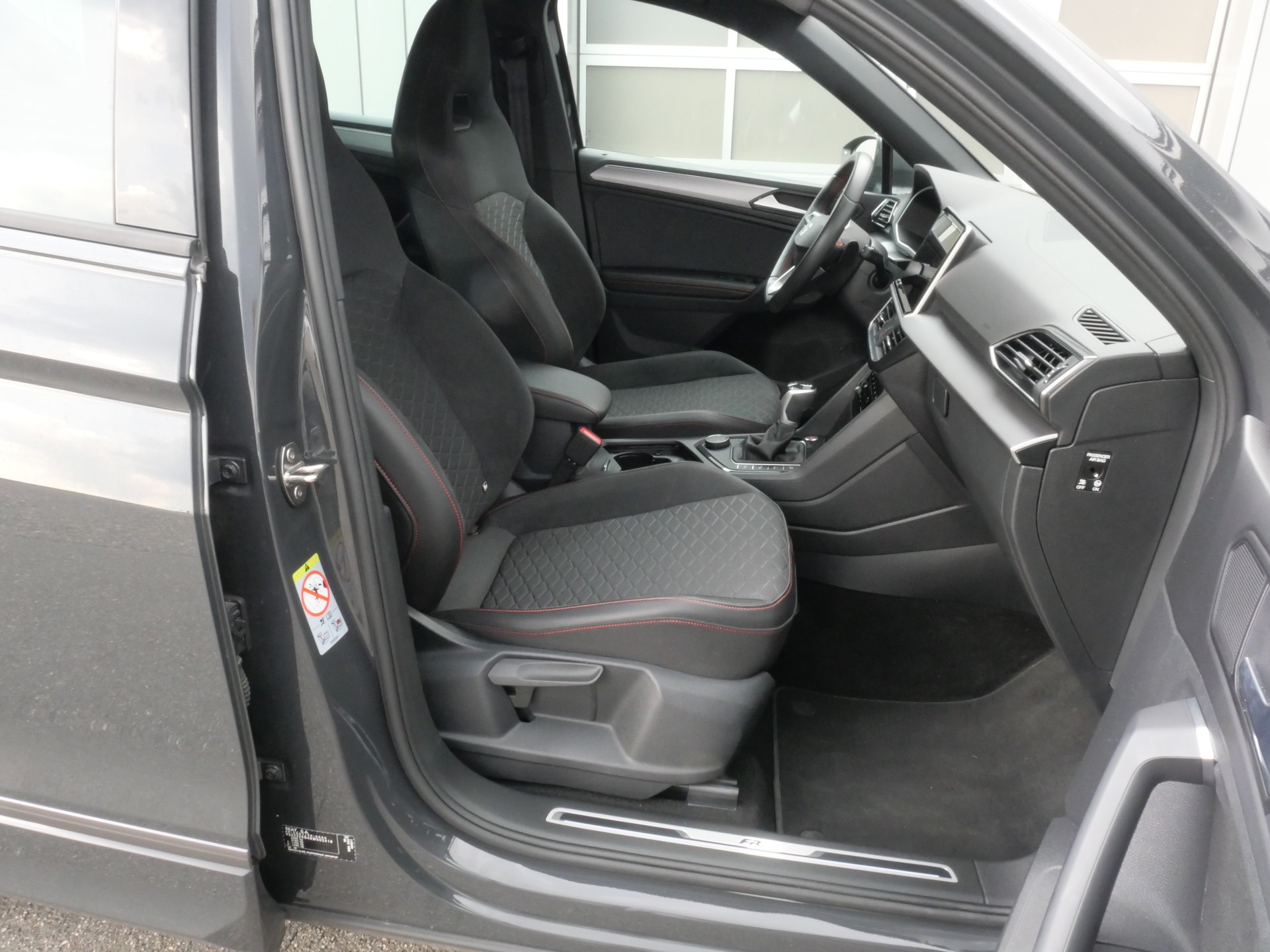 SEAT Tarraco 1.4 e-HYBRID DSG Move FR *CH-Auto, 4 J. Garantie*-image-10