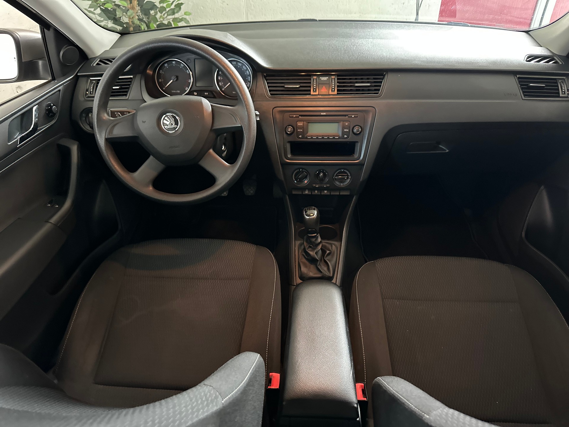 SKODA Rapid 1.2 TSI Active-image-9
