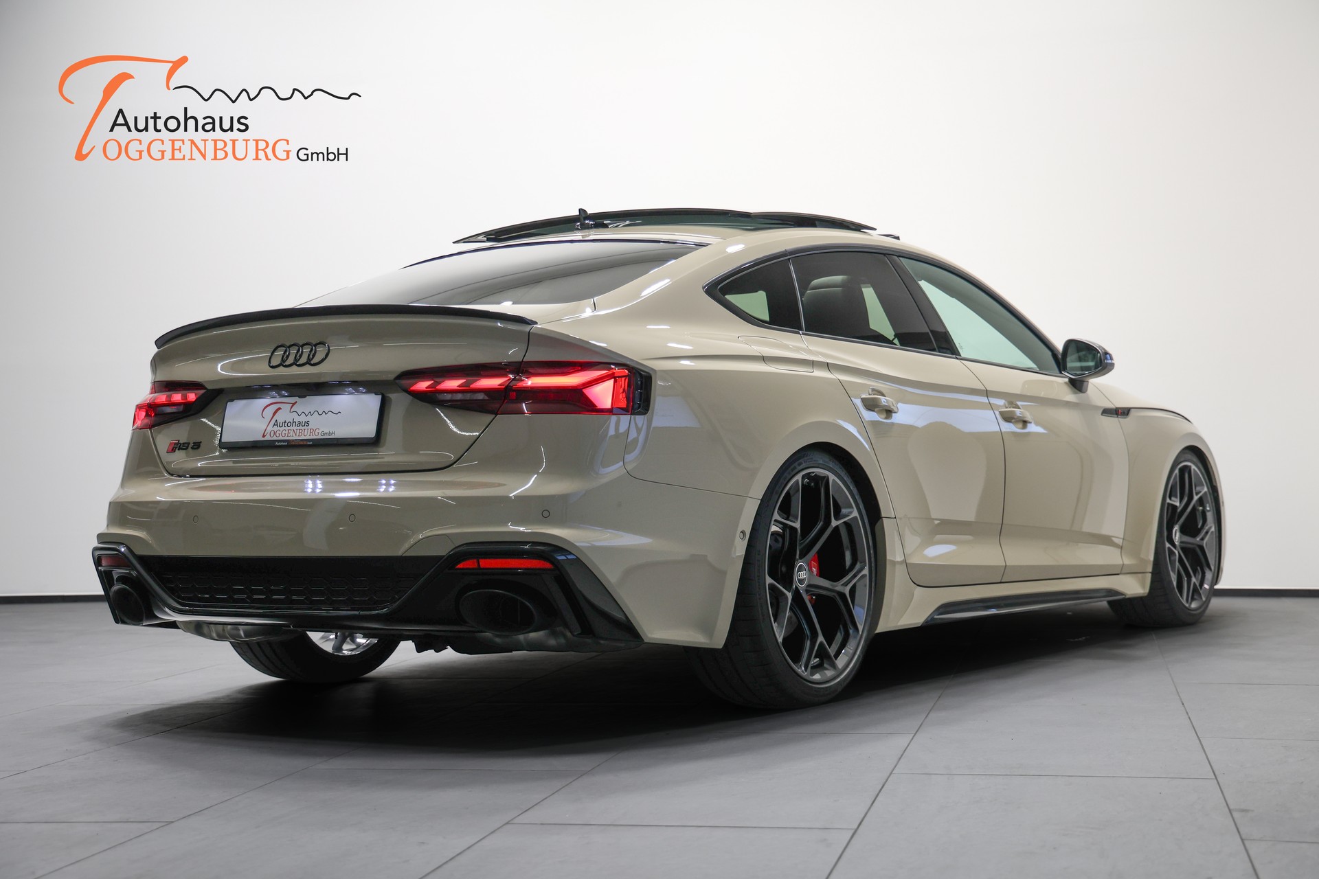 AUDI RS5 Sportback 2.9 TFSI quattro tiptronic *Facelift*Competition Paket*Individual-Lackierung Mocha Latte*-image-11