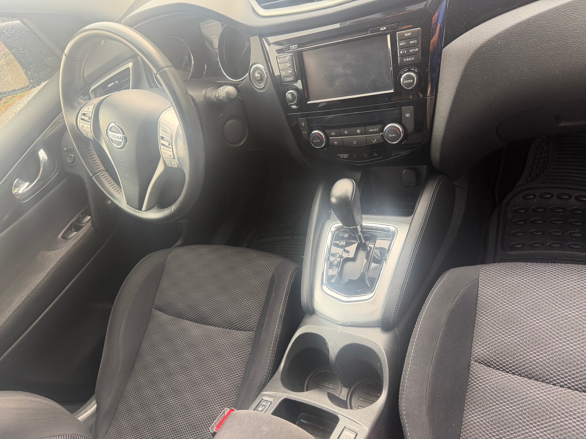 NISSAN Qashqai 1.6 dCi 360° Xtronic CVT-image-6