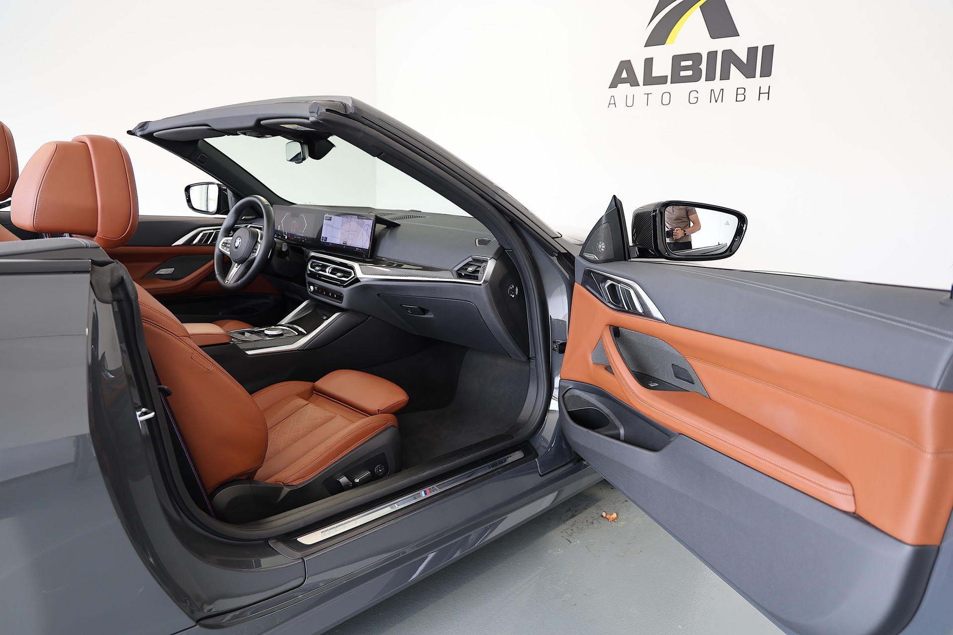 BMW M440i xDrive Cabrio-image-15