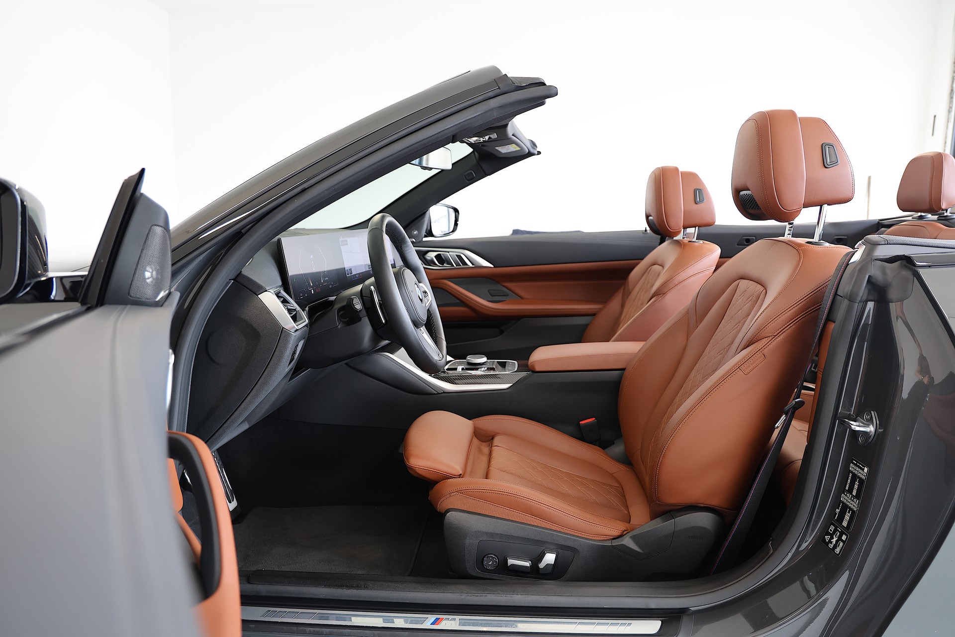 BMW M440i xDrive Cabrio-image-10