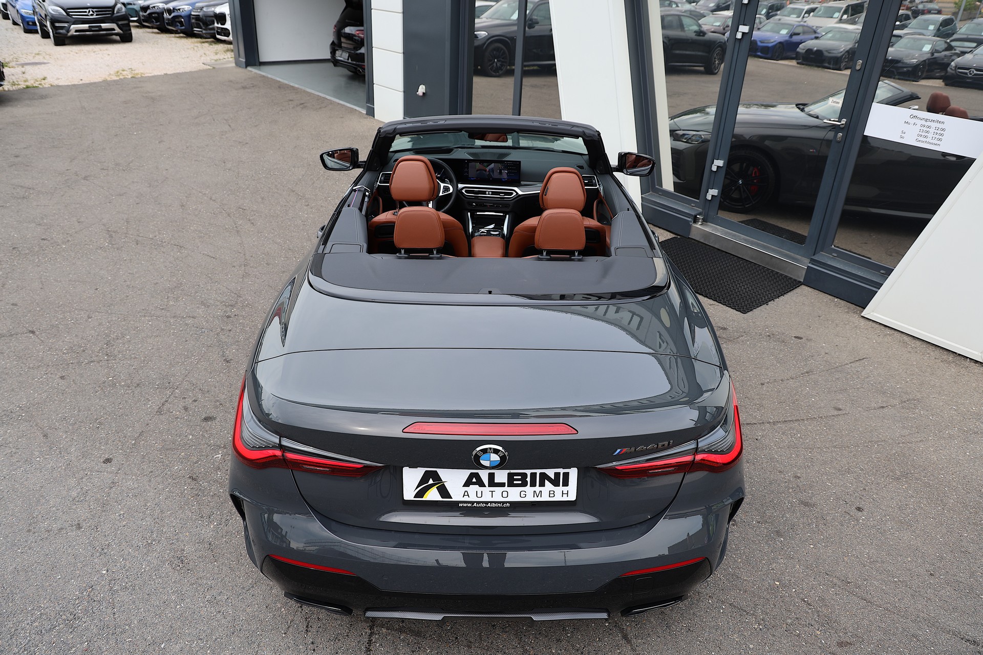 BMW M440i xDrive Cabrio-image-8