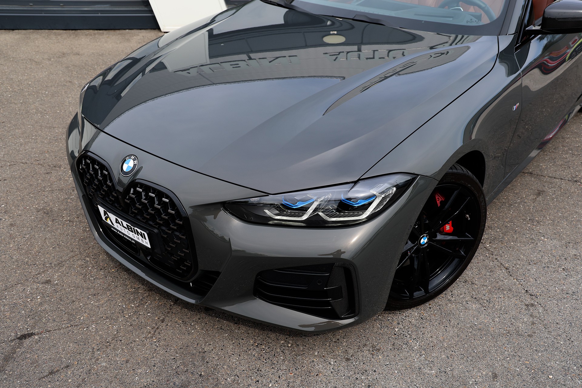 BMW M440i xDrive Cabrio-image-6