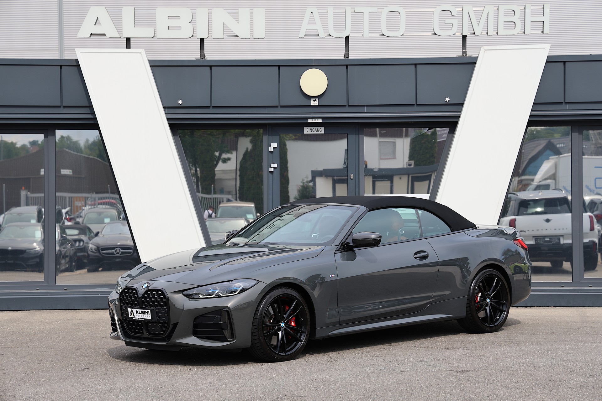 BMW M440i xDrive Cabrio-showroom-element-1