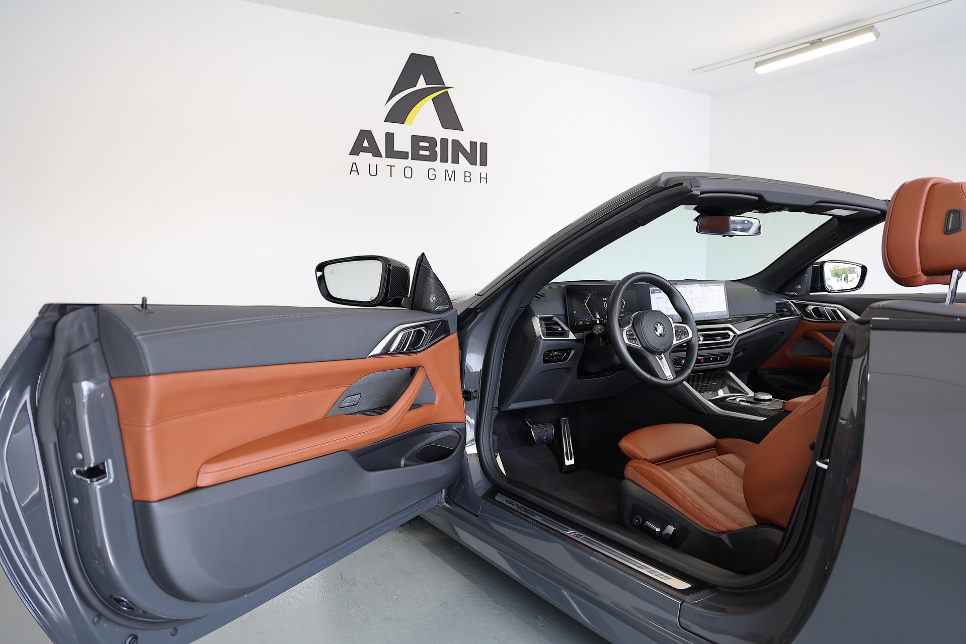 BMW M440i xDrive Cabrio-image-9