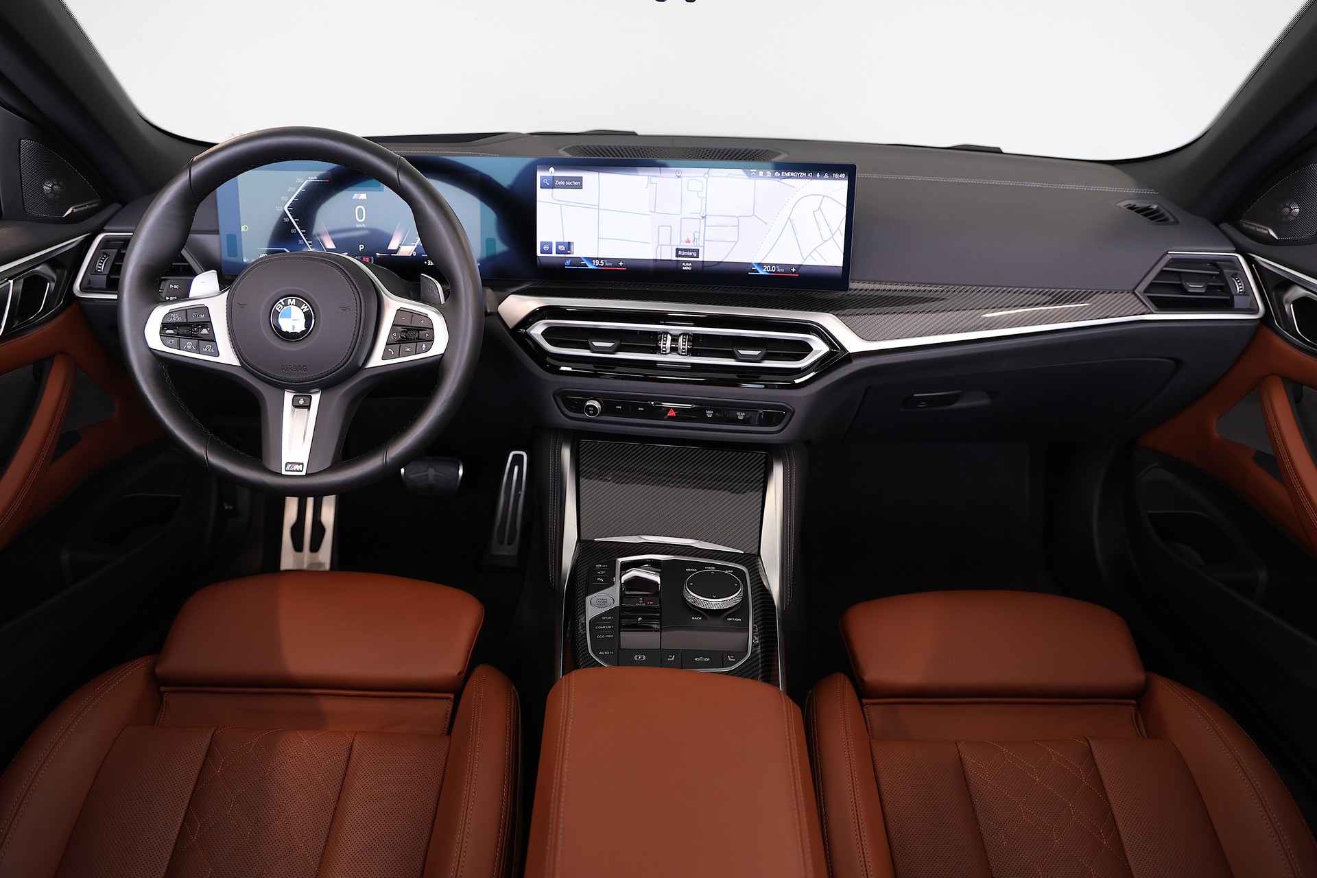 BMW M440i xDrive Cabrio-image-14