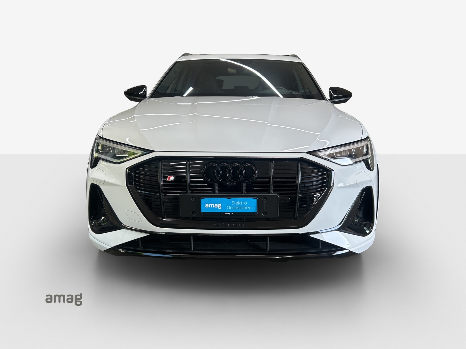 AUDI e-tron S Sportback quattro-image-6
